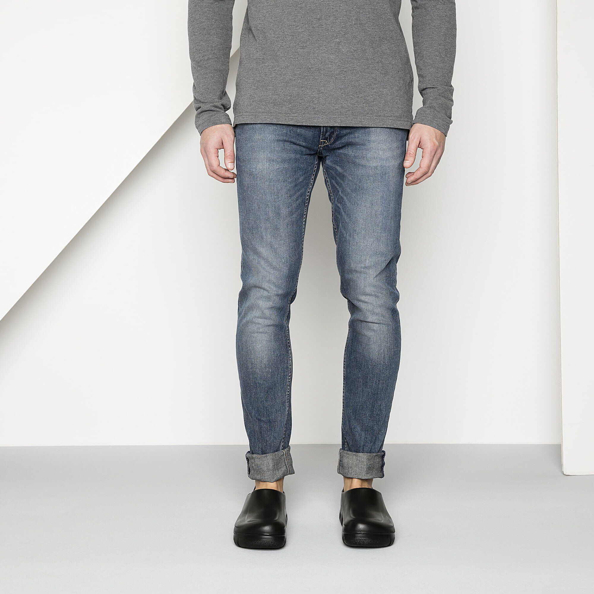 A640 Polyurethane Close-up with a male model