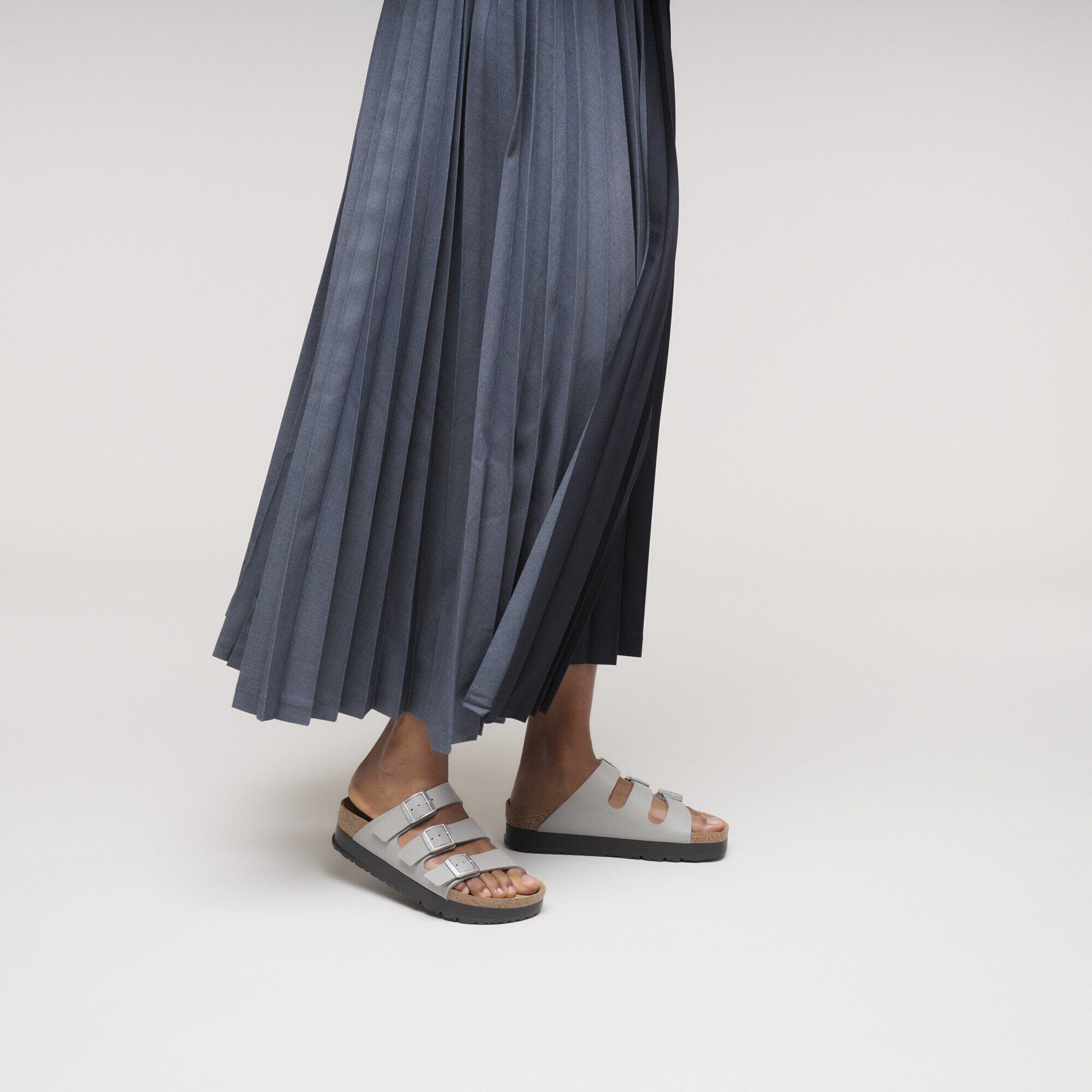 Florida Flex Platform Birko-Flor with a female model