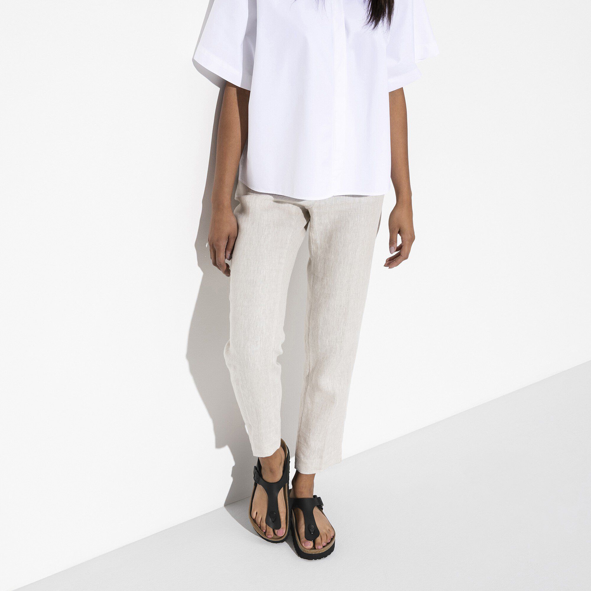 Gizeh Platform Vegan Birko-Flor with a female model