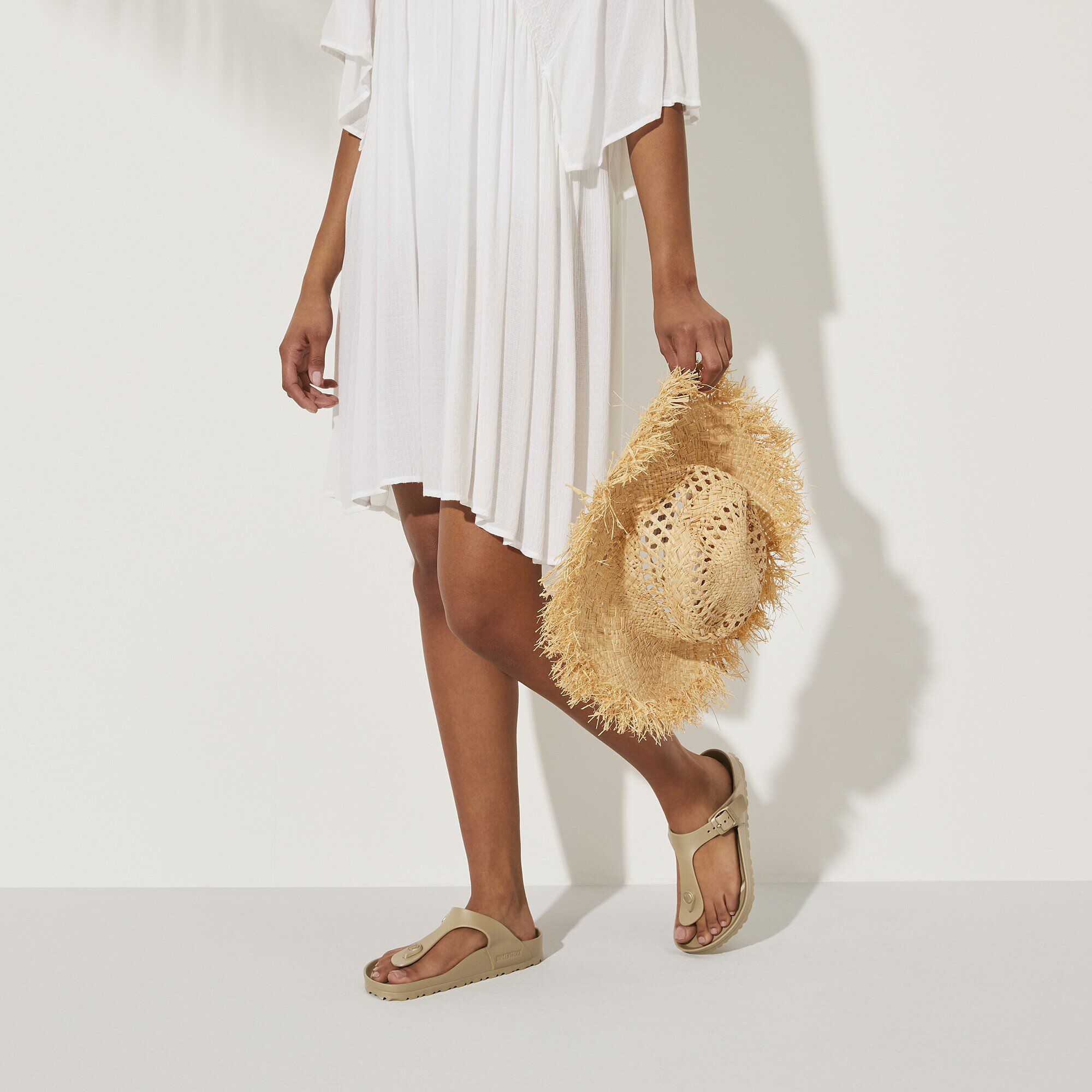 Gizeh EVA with a female model