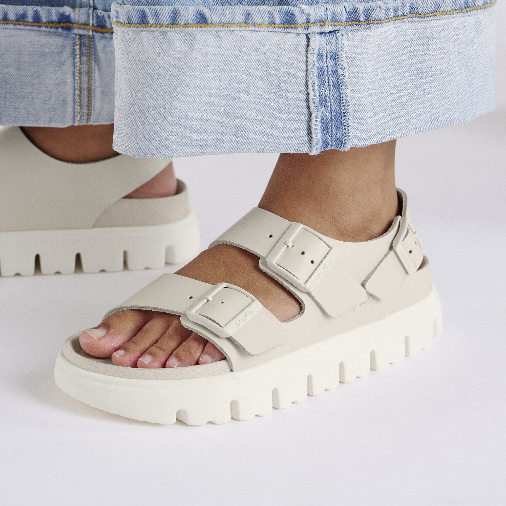 Milano Chunky Natural Leather Close-up with a female model