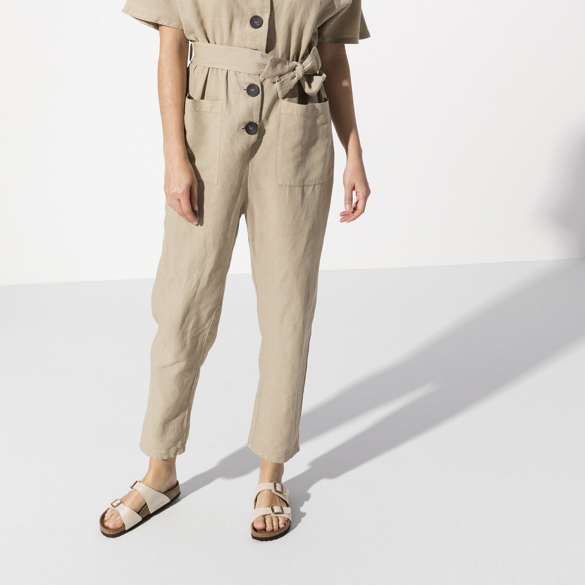 Sydney Birko-Flor with a female model