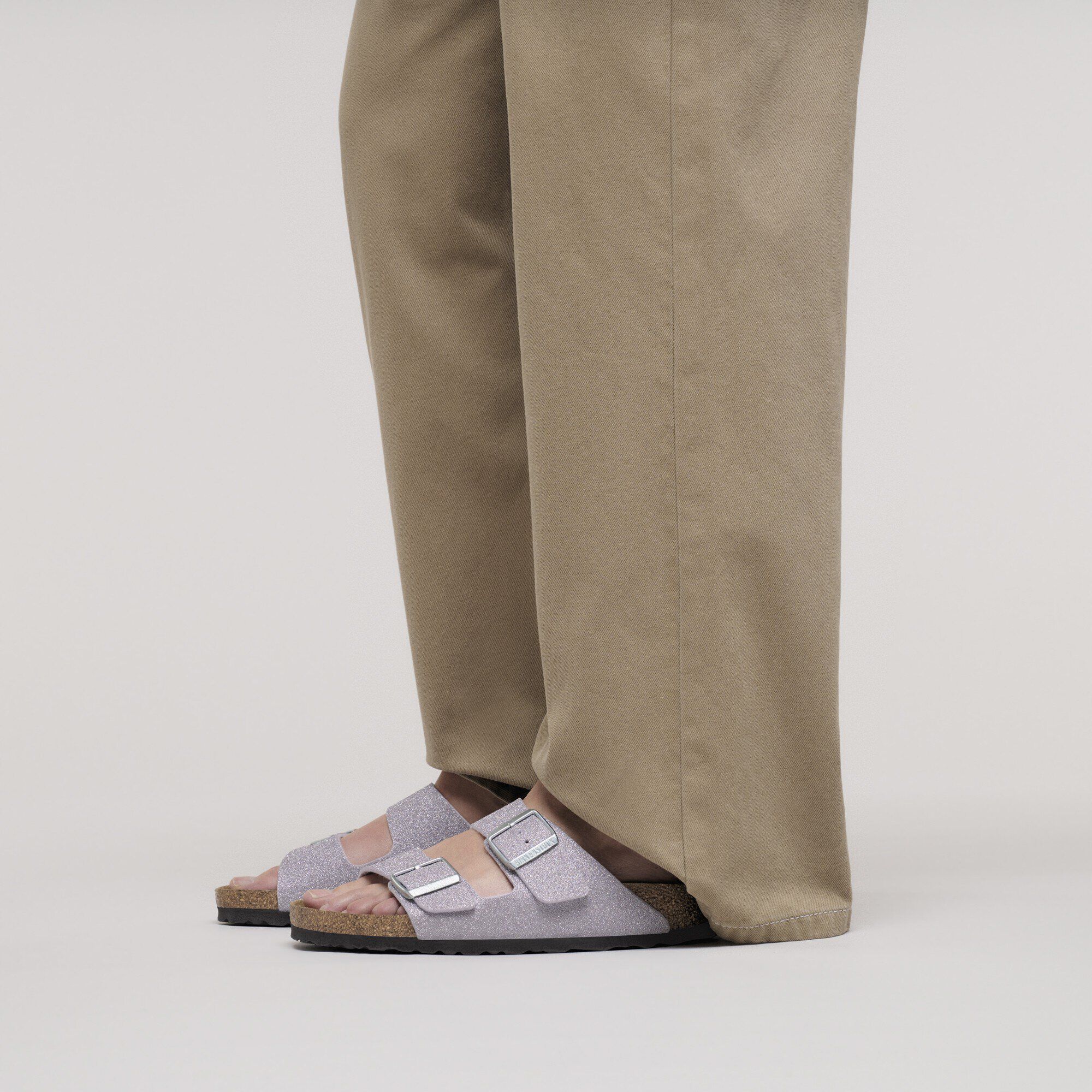 Arizona BS Synthetik with a female model