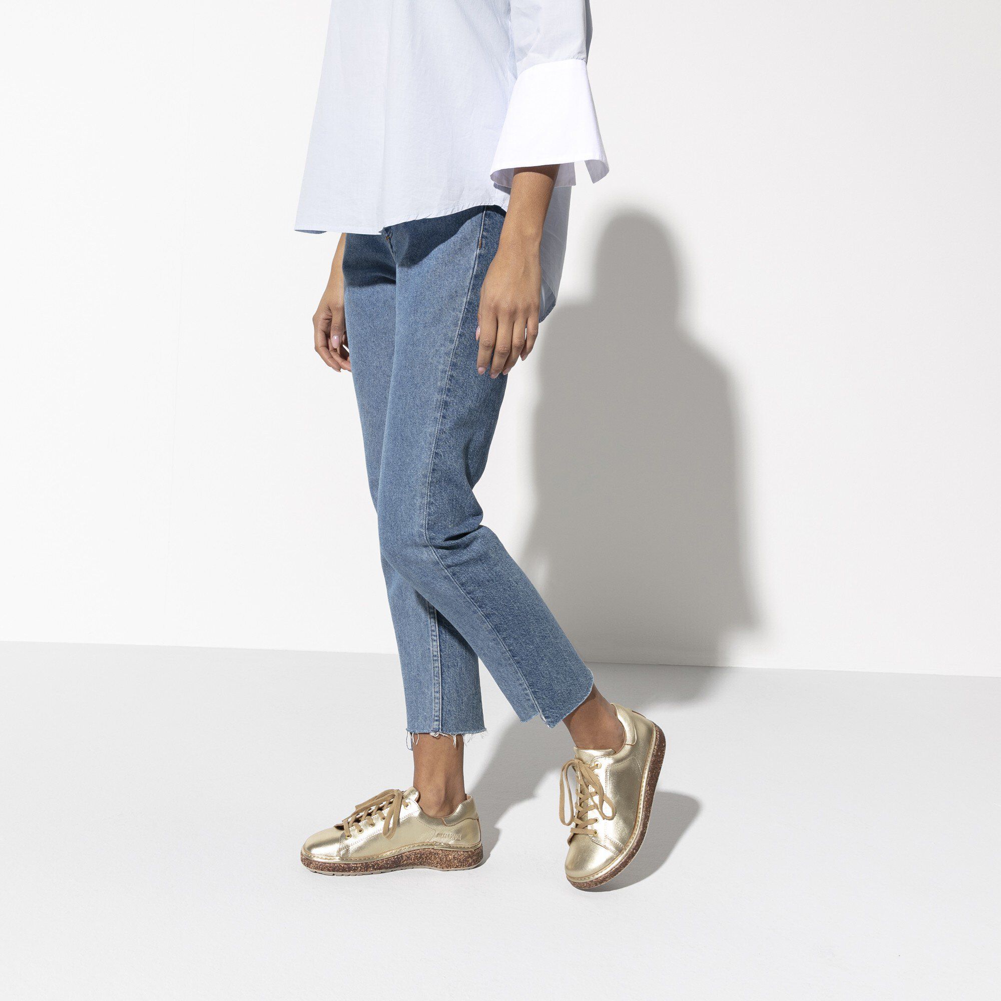 San Diego/サンディエゴ レザー with a female model