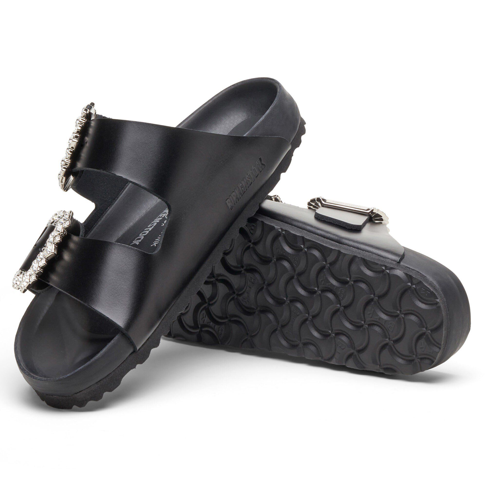 Manolo Blahnik Arizona Velvet Crystal Buckle ベルベット with outer sole details