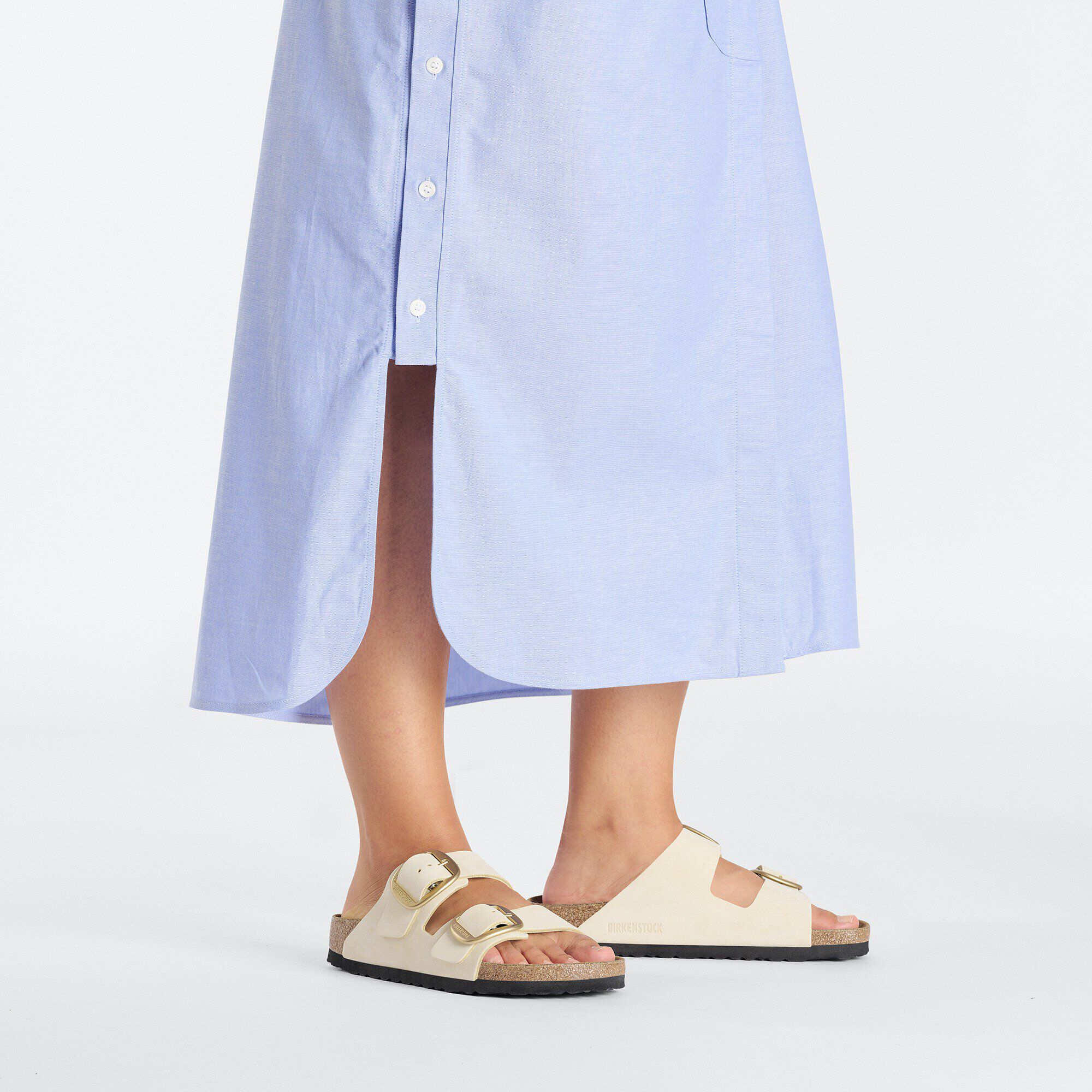 Arizona Big Buckle Nubuk Leather with a female model