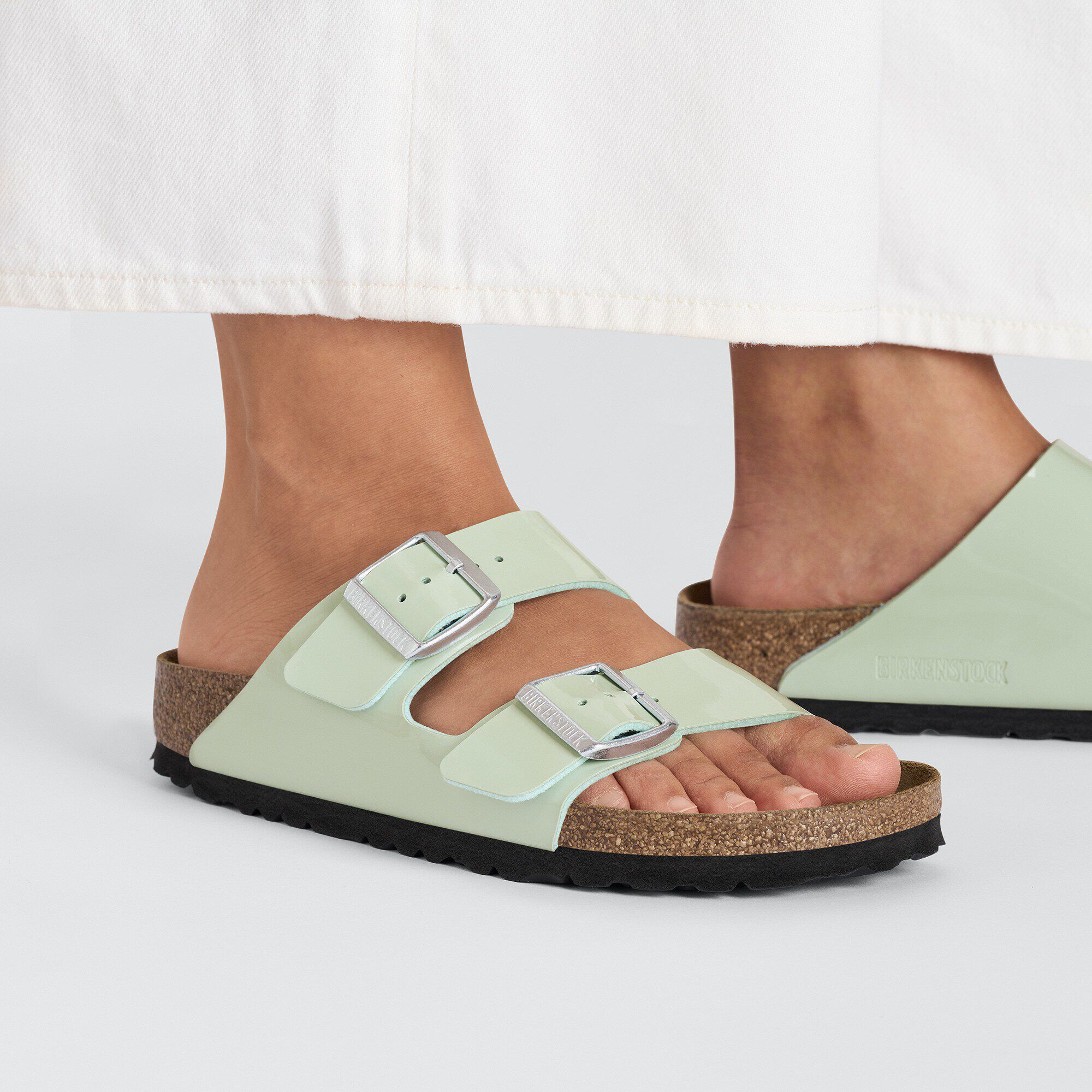 Arizona Birko-Flor Patent Close-up with a female model