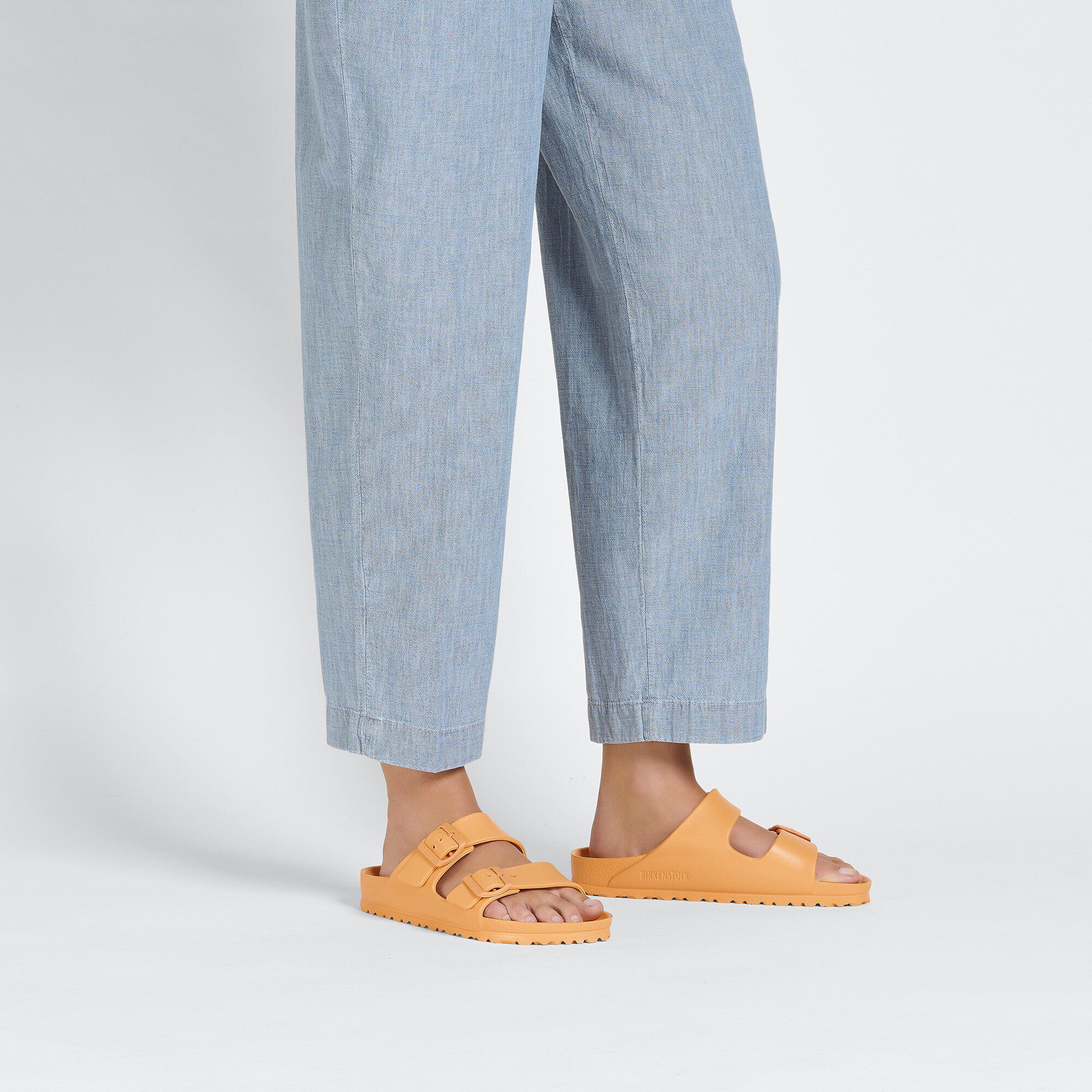 Arizona EVA with a female model