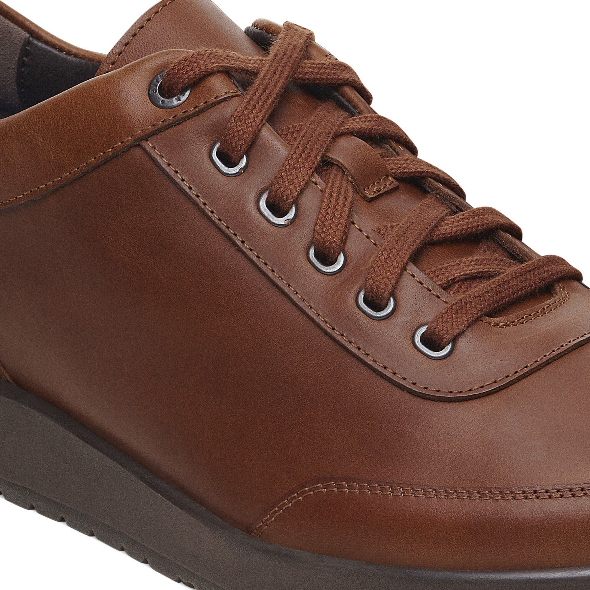 Honnef 365 Natural Leather Close-up view showing material detail