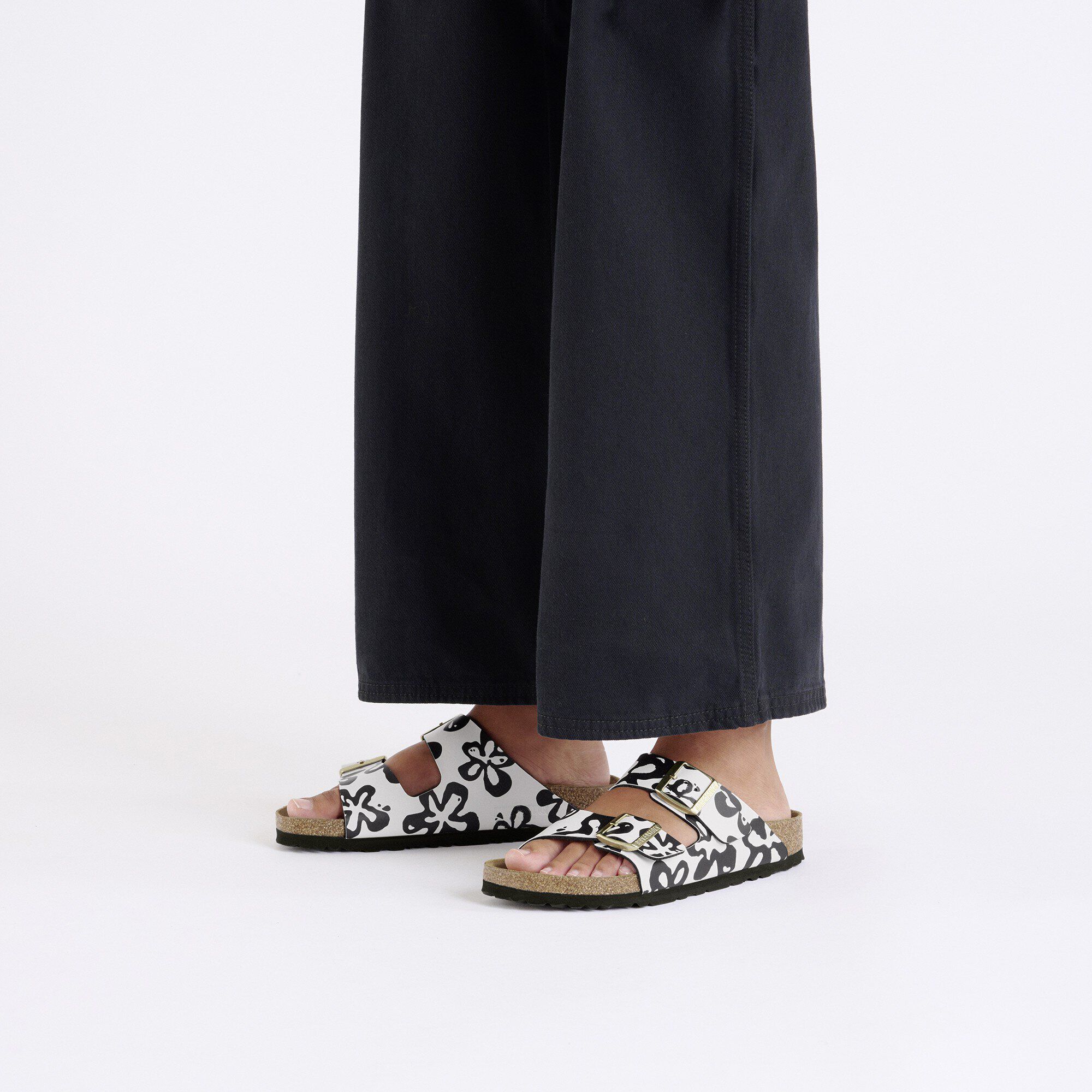 Arizona BS Birko-Flor with a female model