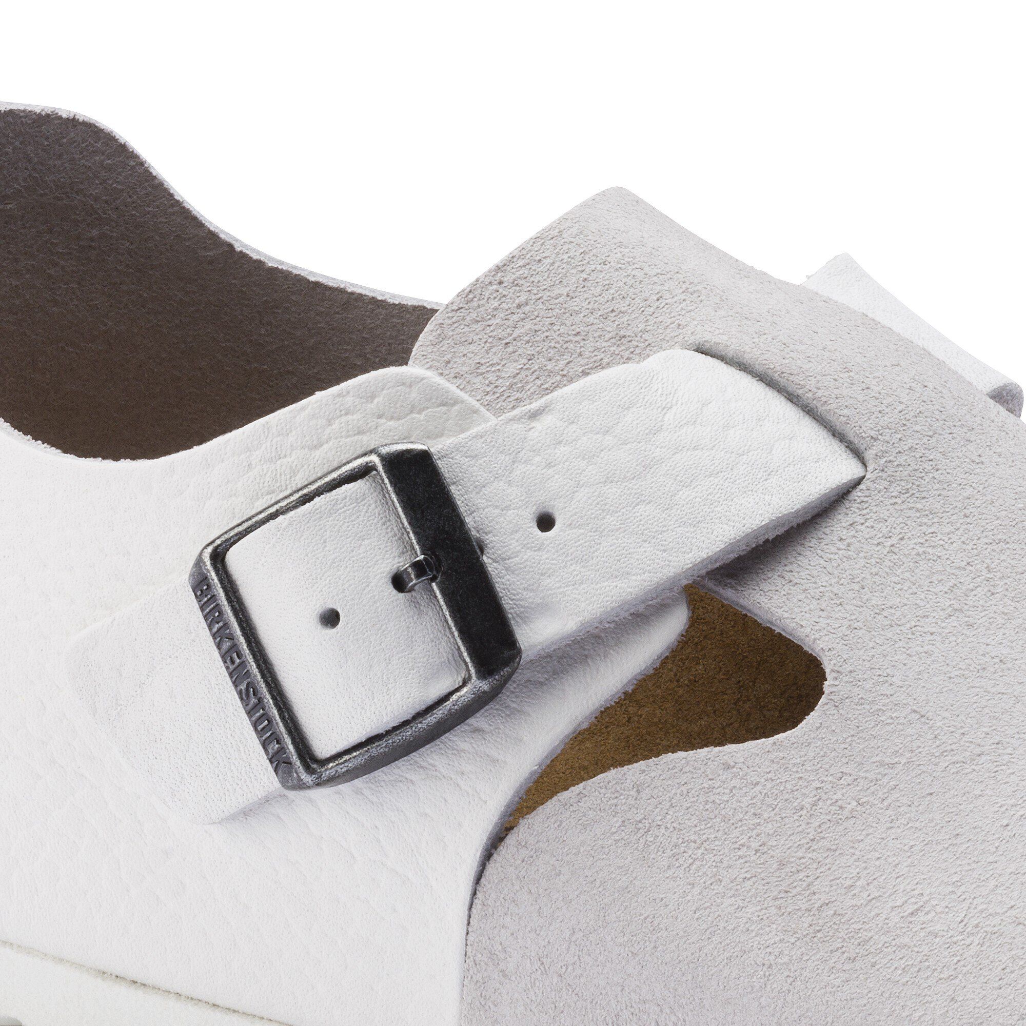 London / ロンドン スエードレザー Close-up view showing material detail