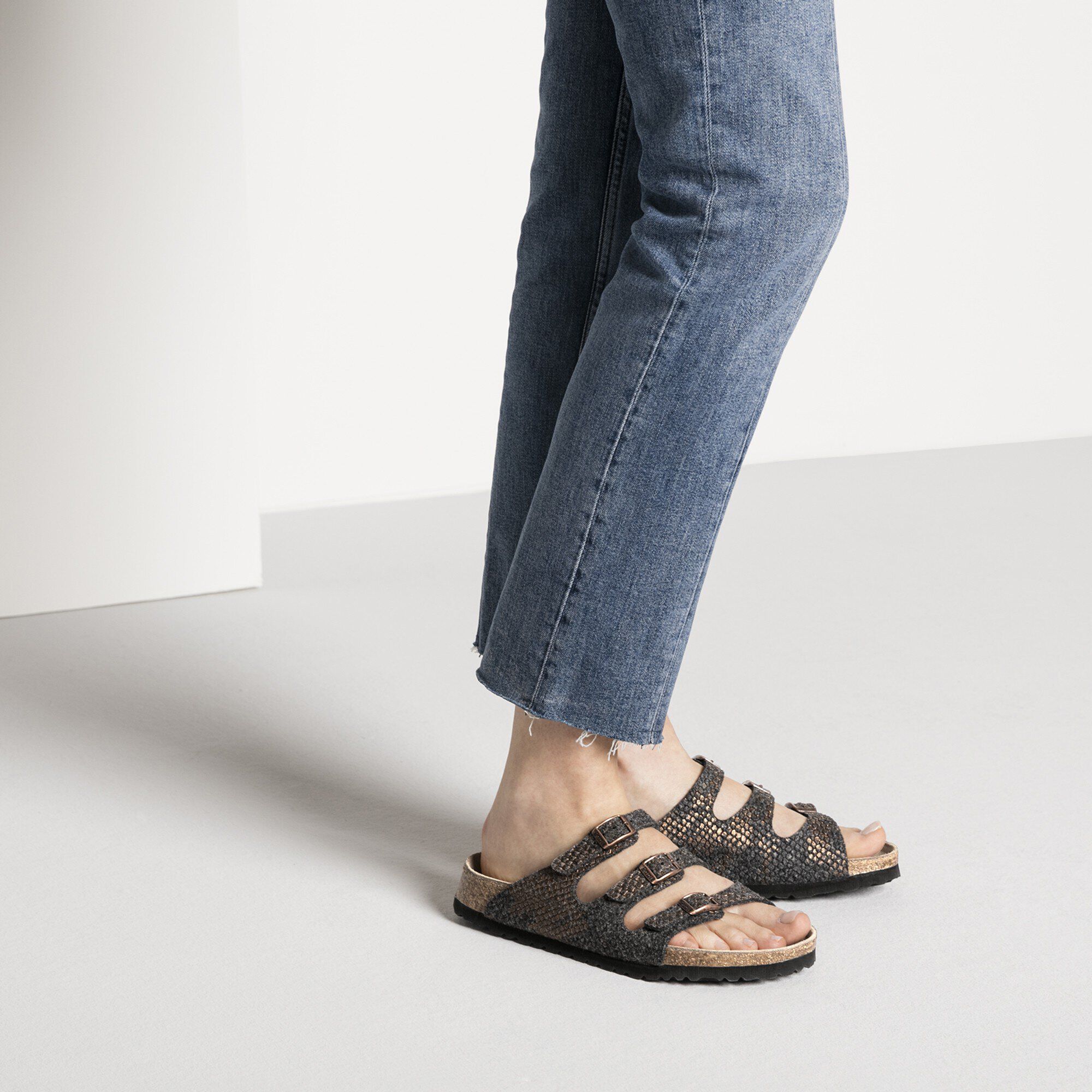 Florida / フロリダ ウールフェルト Close-up with a female model