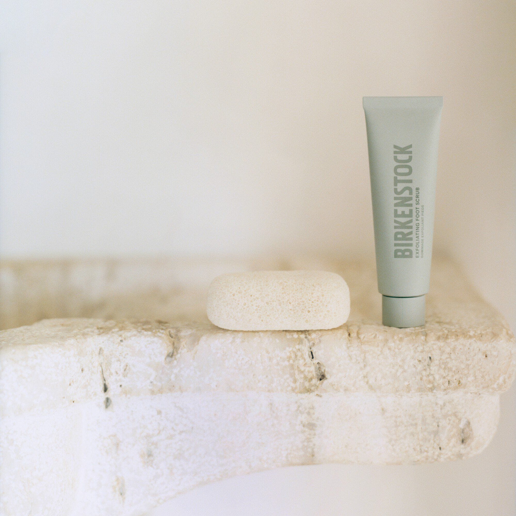 풋 스크럽 100 ml - a side view