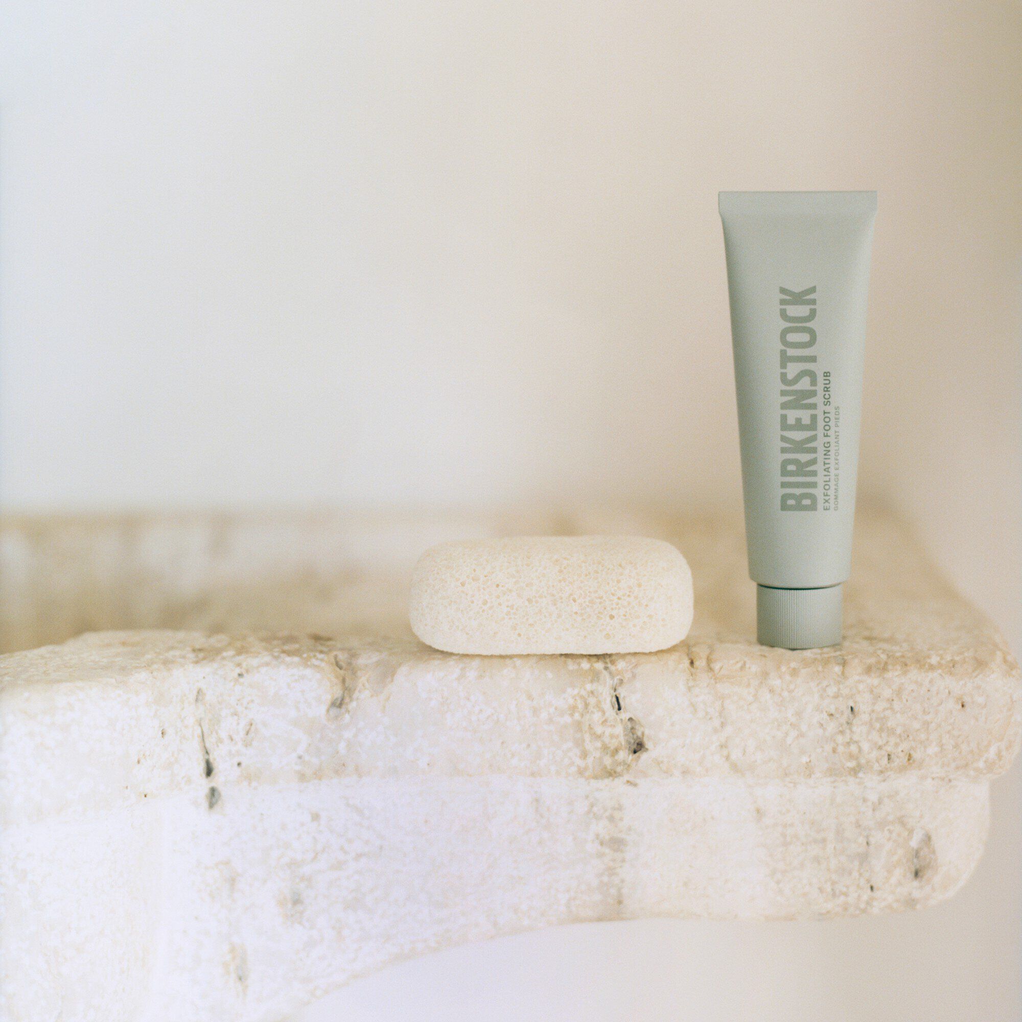 풋 스크럽 100 ml - a side view