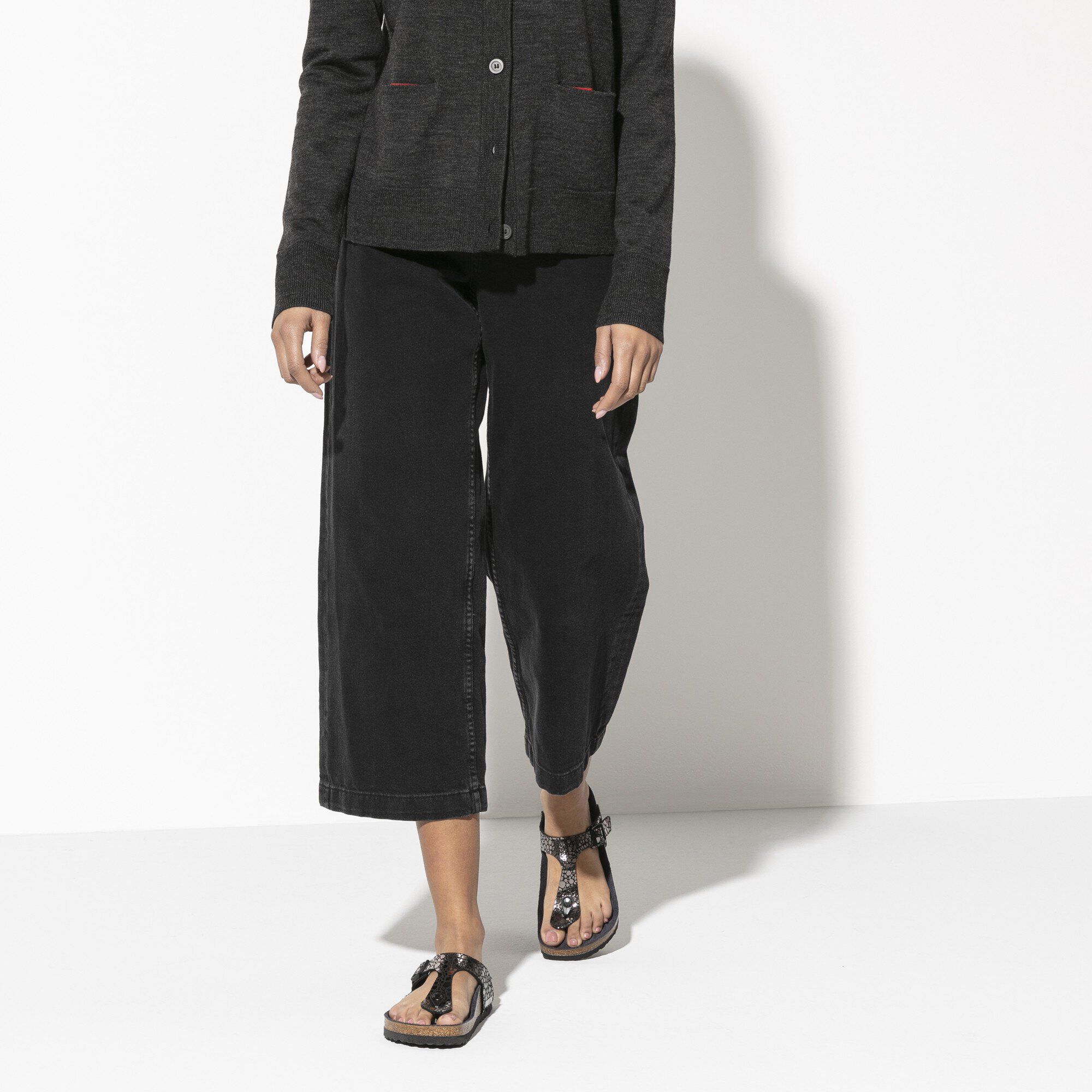 Gizeh / ギゼ ビルコフロー with a female model