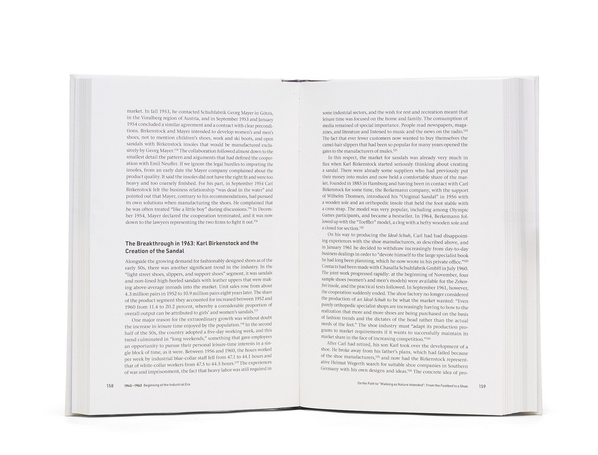 Book BS Corporate History EN ペーパーリネン Close-up view showing material detail