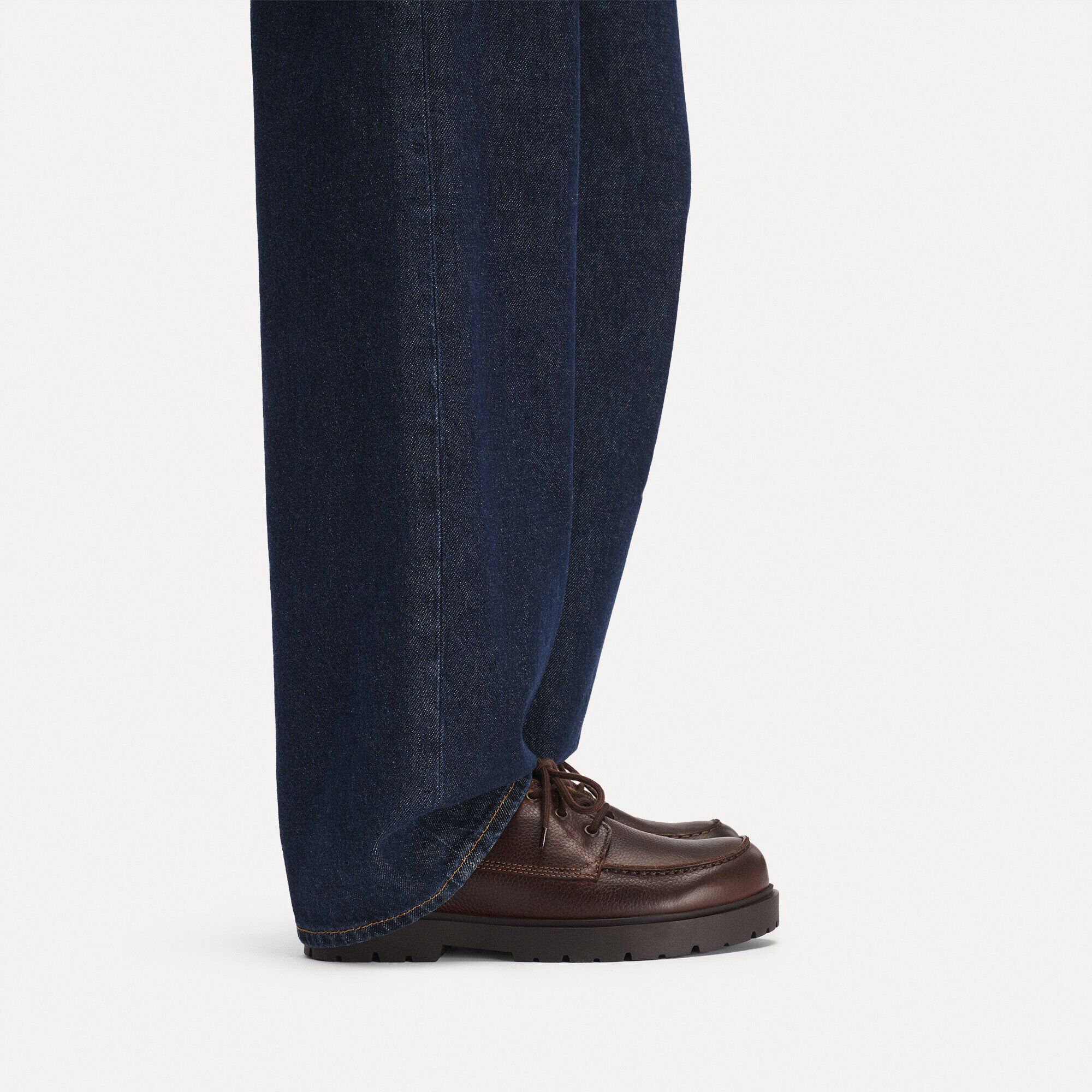 Highwood Moc Lace Low / ハイウッド モック レース ロウ ナチュラルレザー with a male model