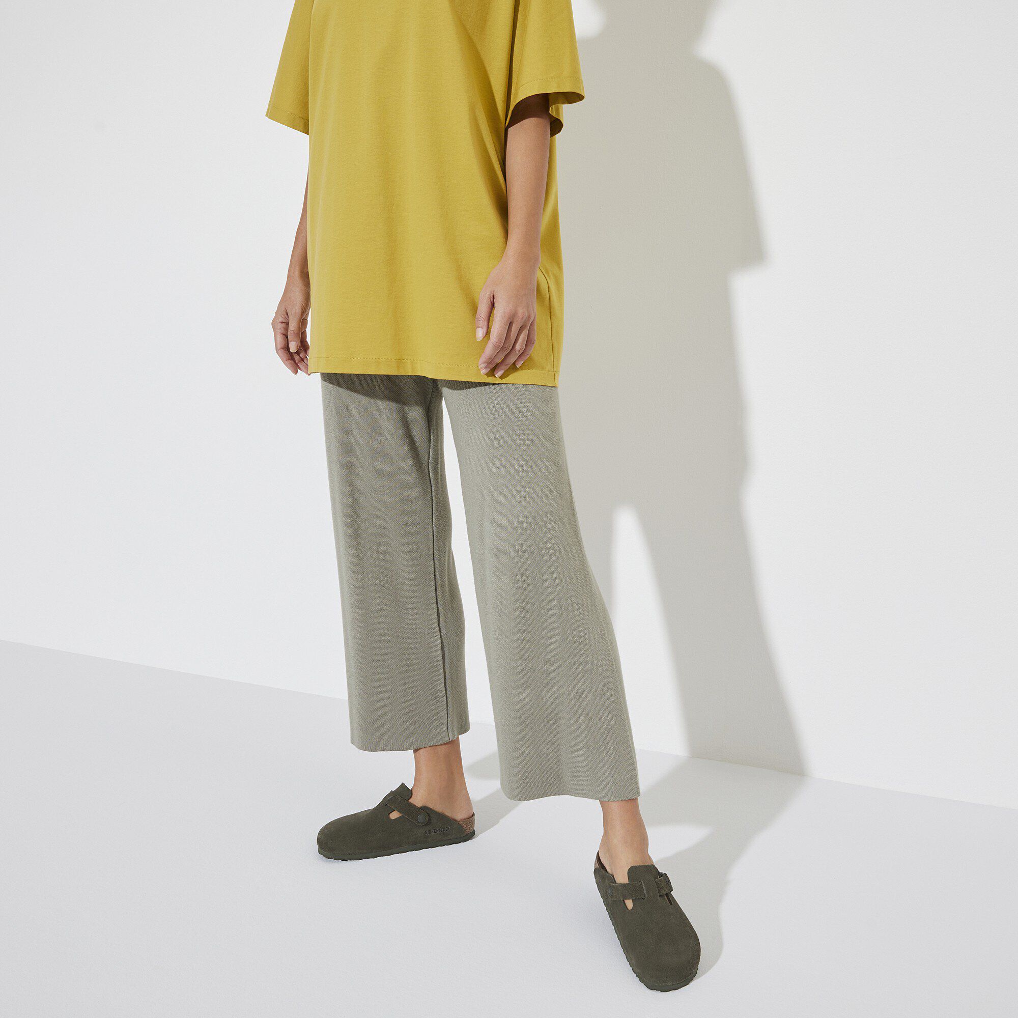 Boston Suede Leather with a female model