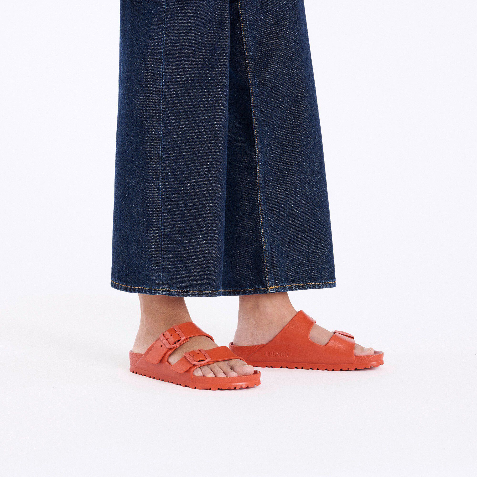 Arizona EVA with a female model