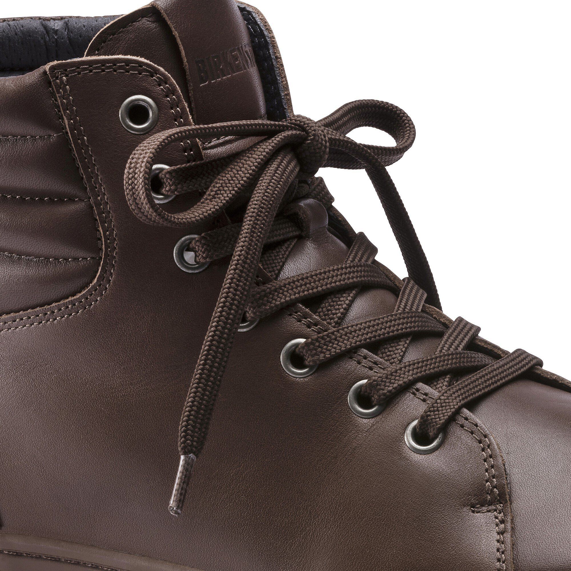 QO 700 Natural Leather Close-up view showing material detail