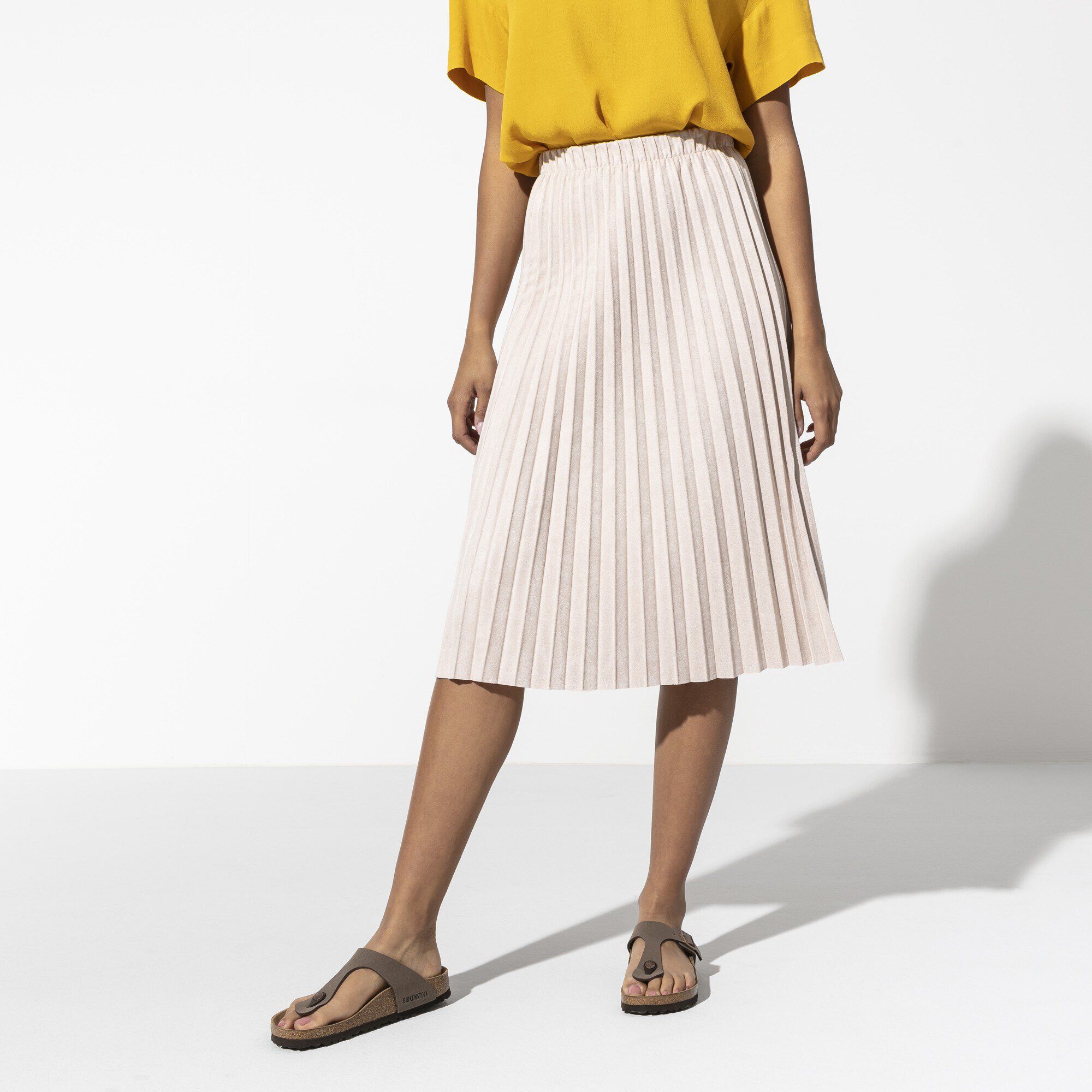 지제 버코-플로 버키부크 with a female model