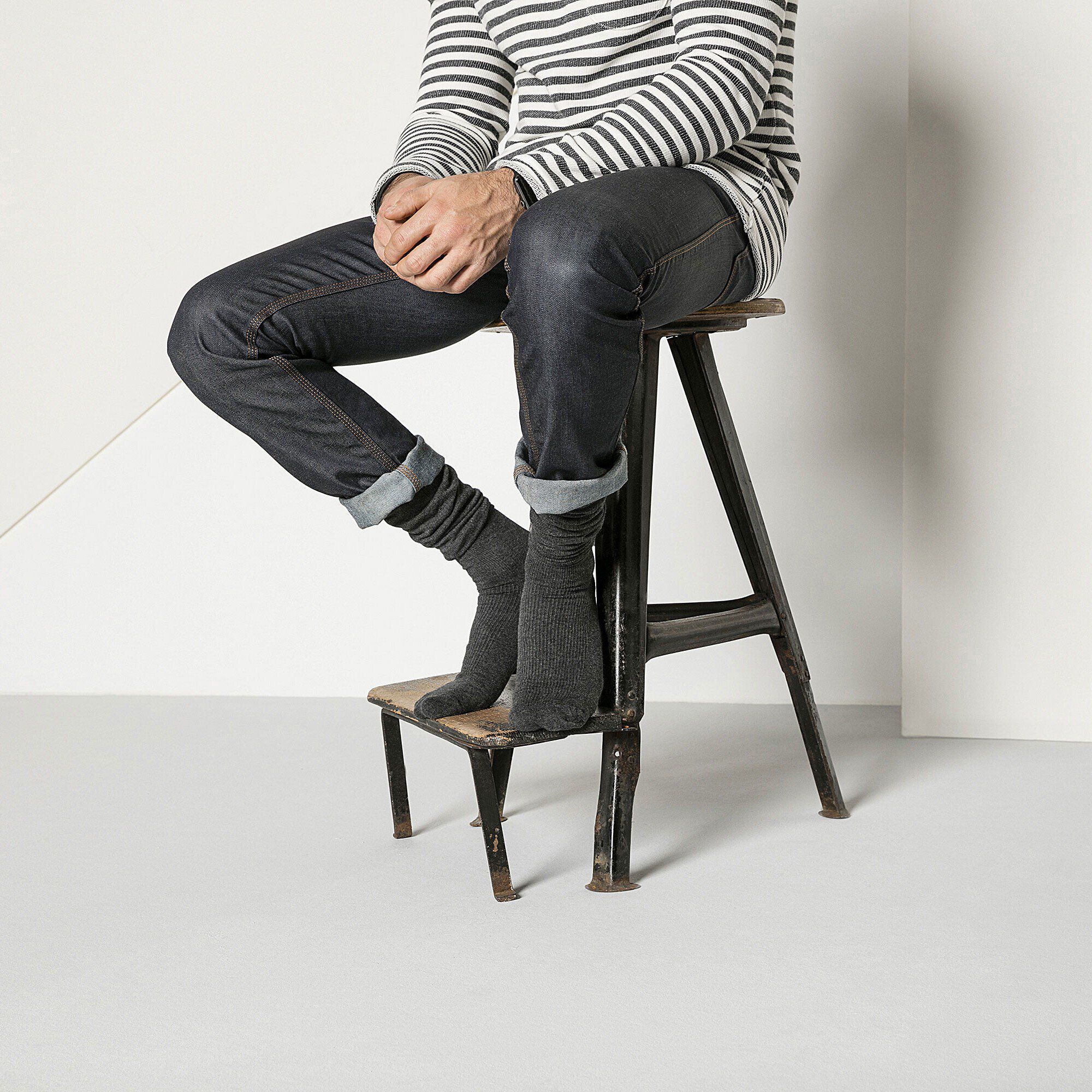 Support Sole Men / サポートソール コットン/ナイロン/ポリウレタン with a male model