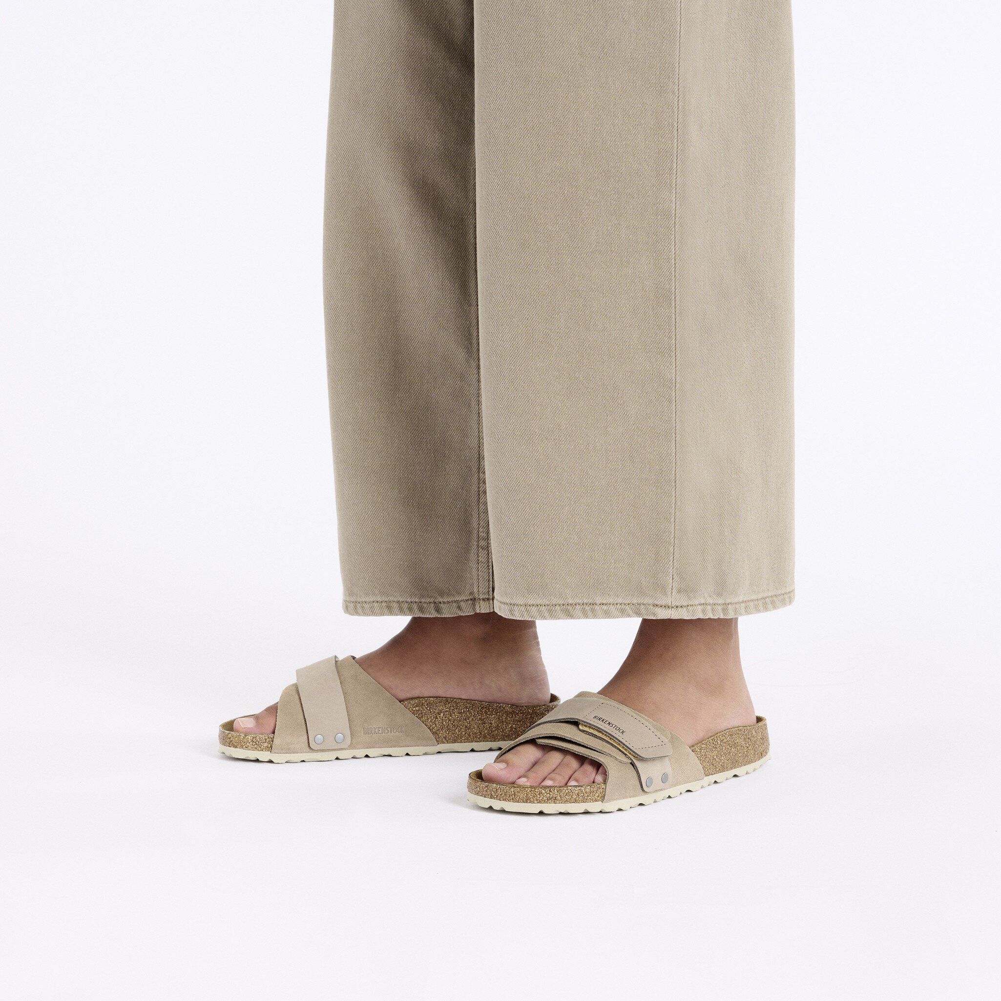 Oita Suede Leather with a female model