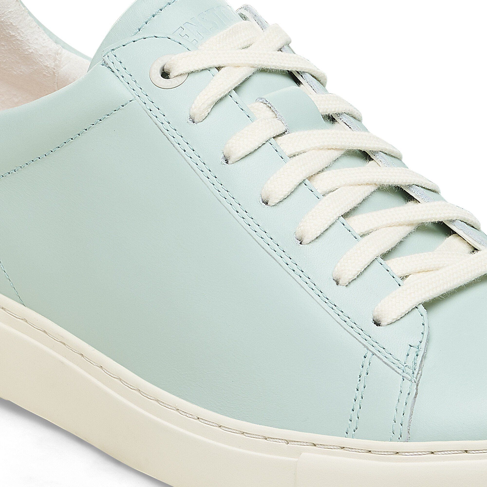 Bend Low Natural Leather Close-up view showing material detail