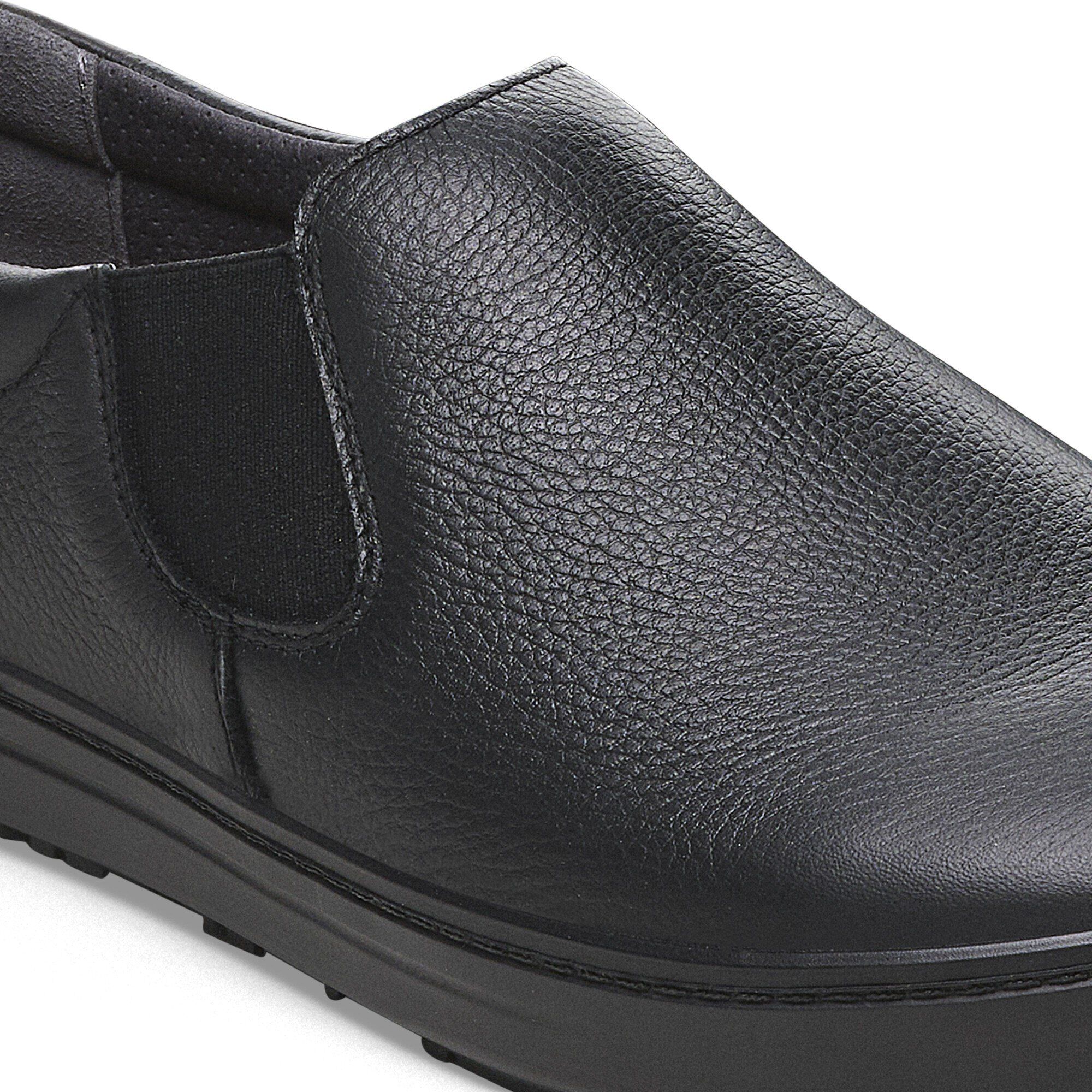 QO 400 Natural Leather Close-up view showing material detail