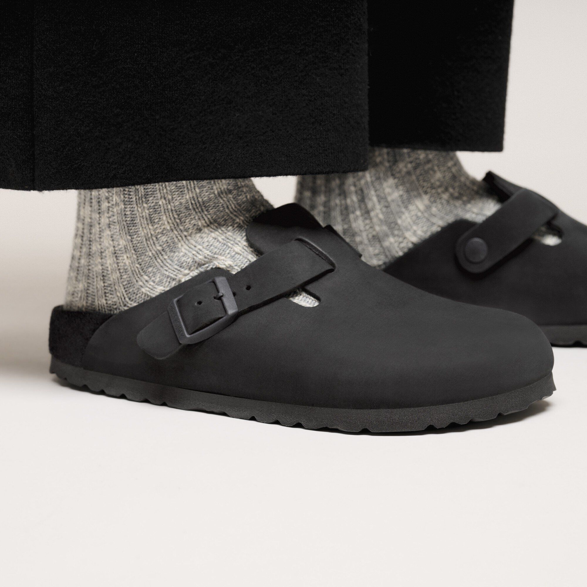 Boston / ボストン」（ヌバックレザー、ブラック）| BIRKENSTOCK（日本）