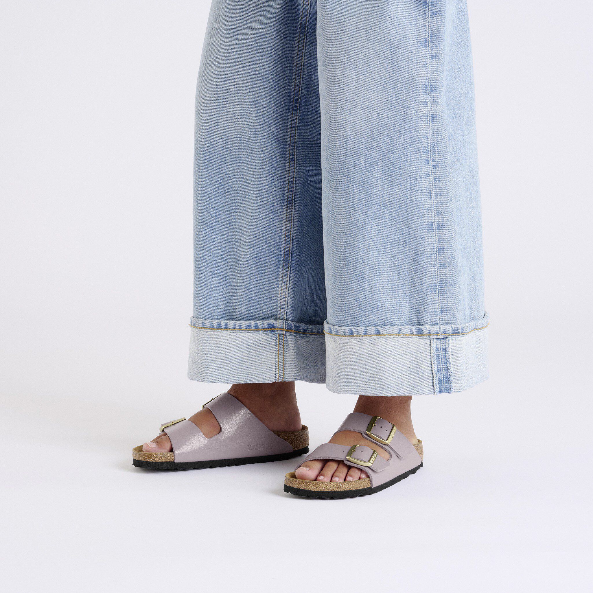 Arizona Birko-Flor with a female model