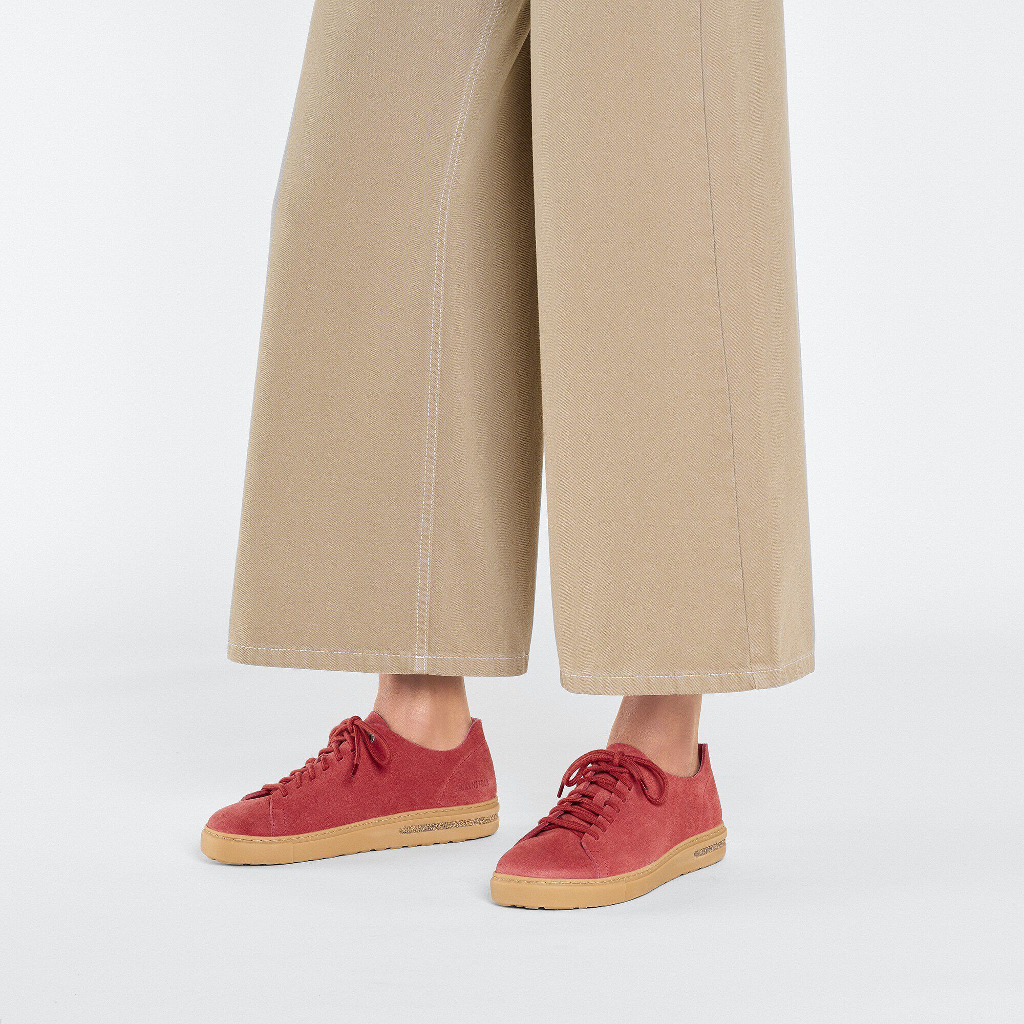 Bend Low Decon Natural Leather Nubuck with a female model