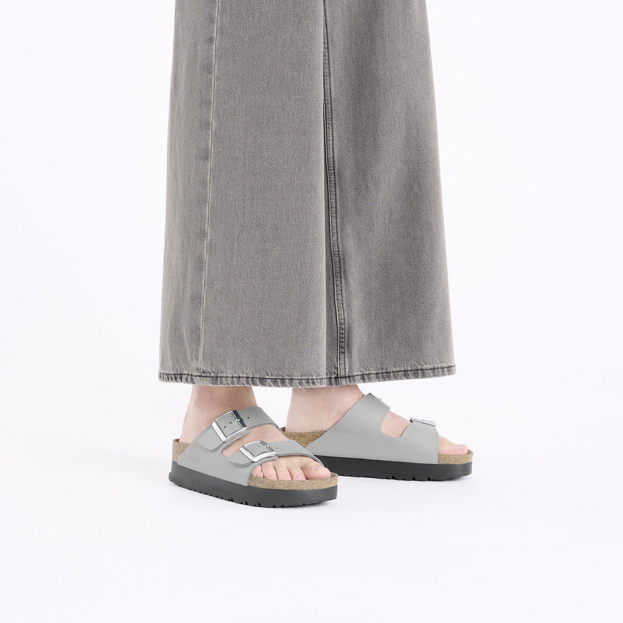 Arizona PAP Flex Platform Birko-Flor with a female model