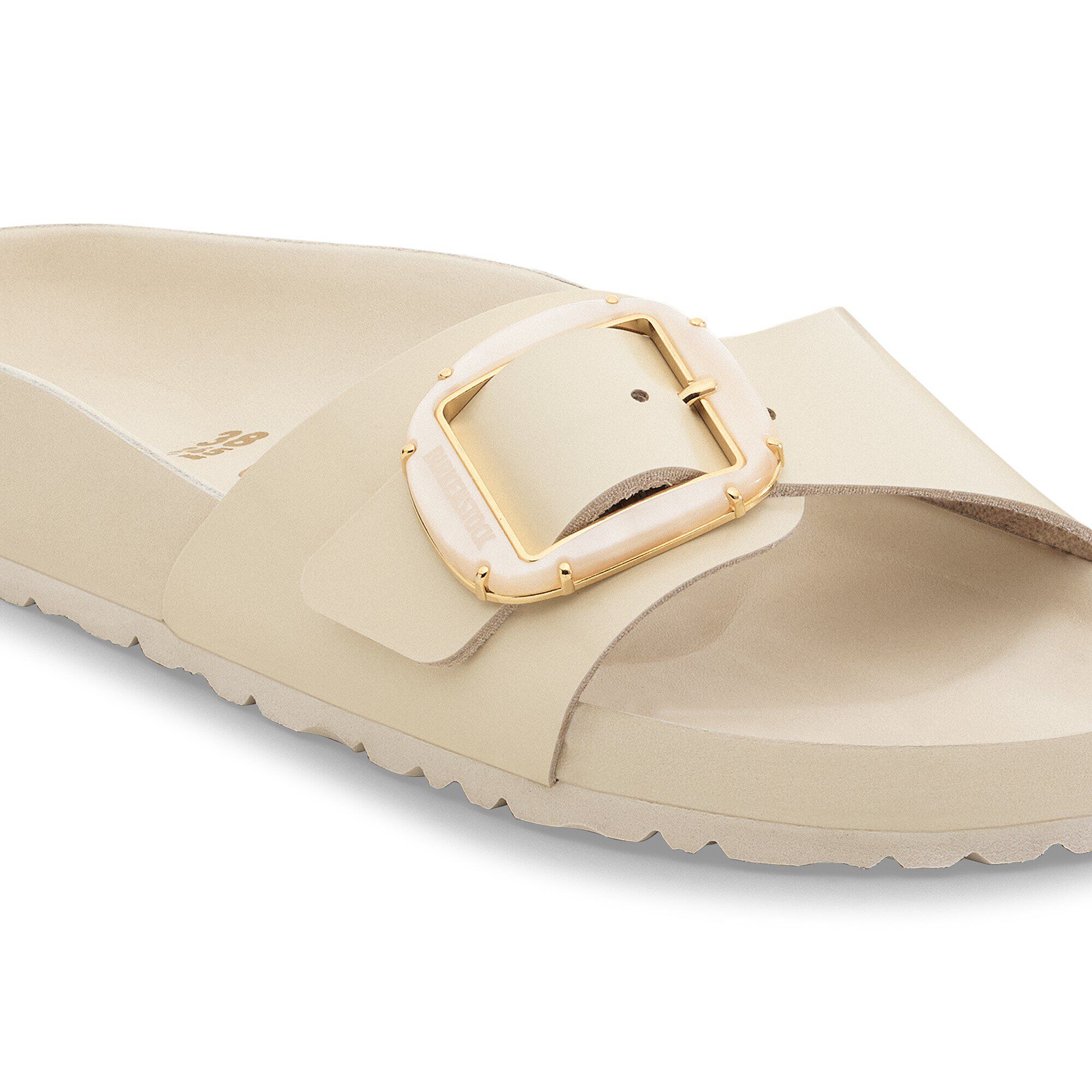 Madrid Big Buckle Pearl Natural Leather Patent