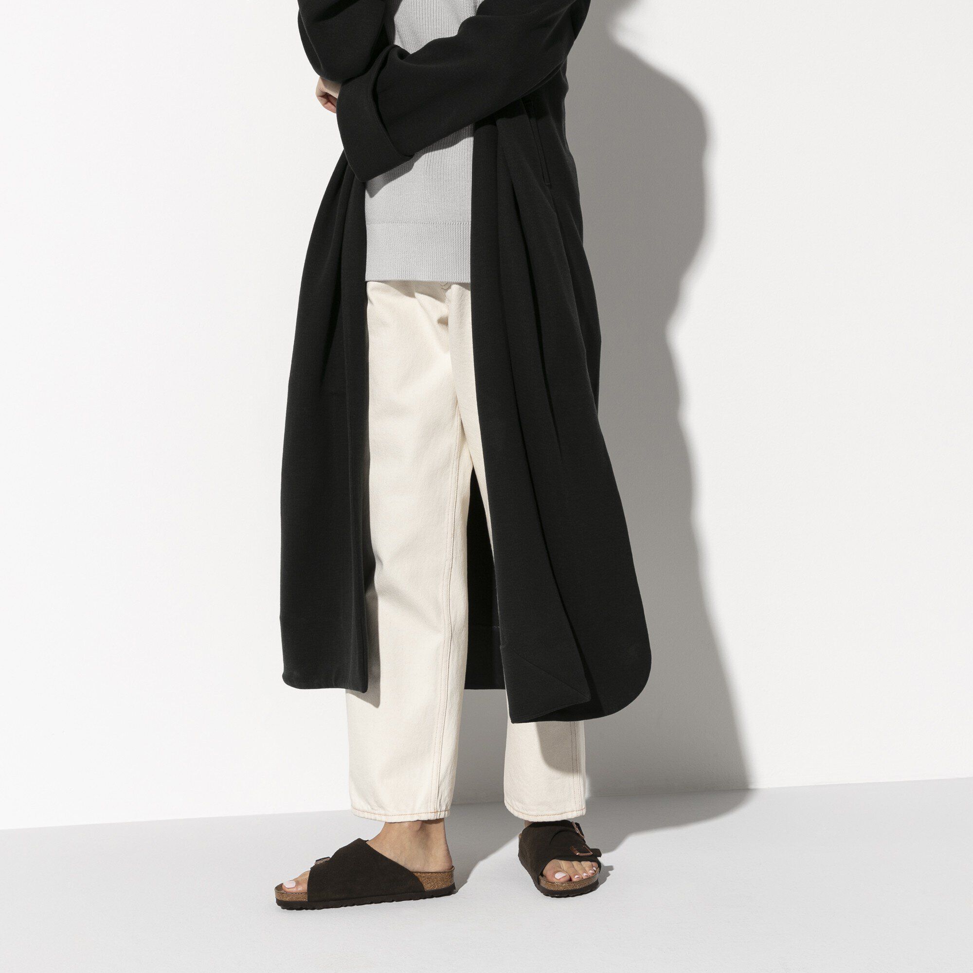 Z&uuml;rich Soft Footbed / チューリッヒ ソフトフットベッド スエードレザー with a female model