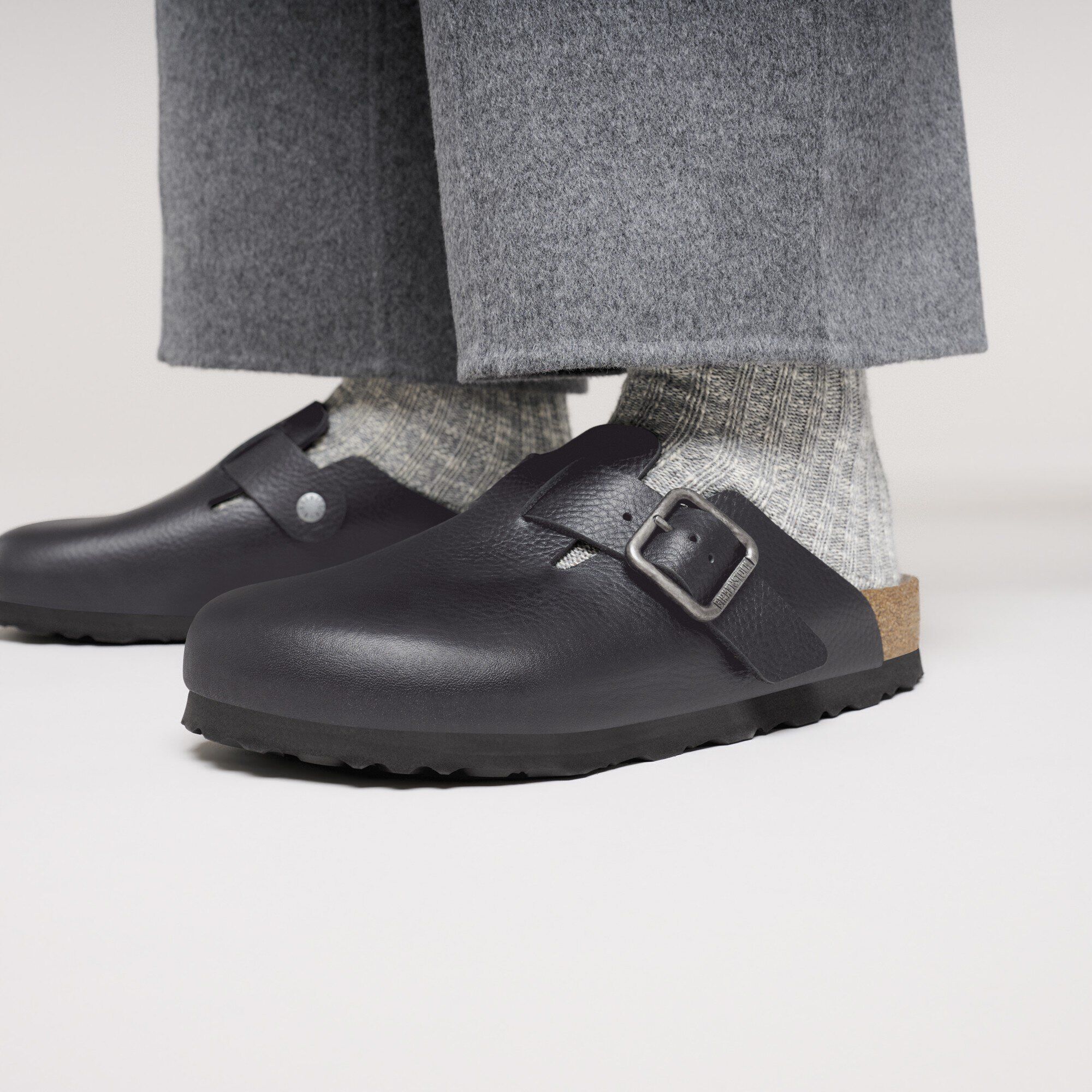 Birkenstock Boston ブラック Boston Wire Buckle Leather in Color Vintage Wood Black