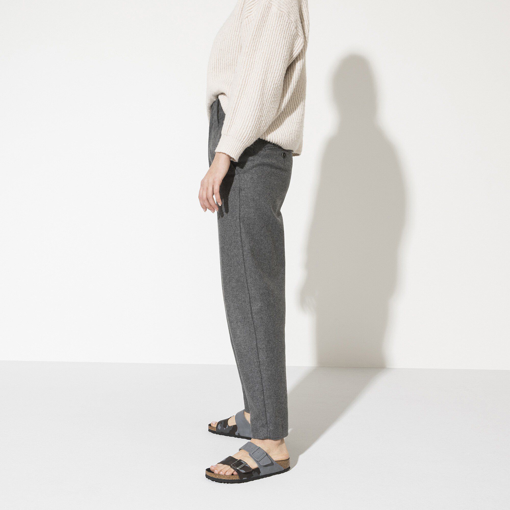 Arizona Split Birko-Flor with a female model