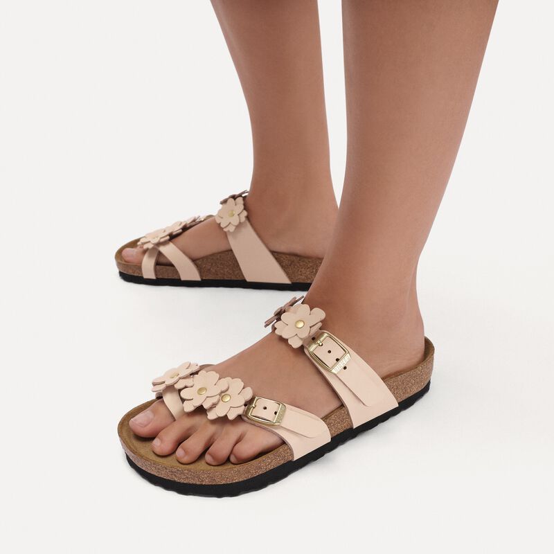 BIRKENSTOCK Mayari Flower Embellishment Natural Leather Light Rose Soft Footbed detail