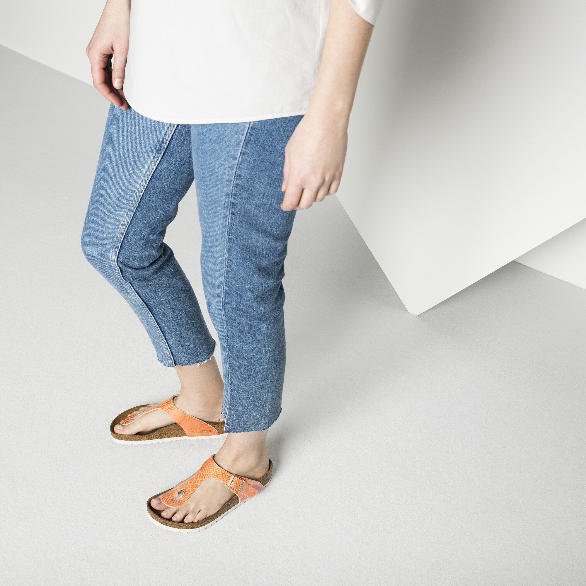 Gizeh Birko-Flor with a female model