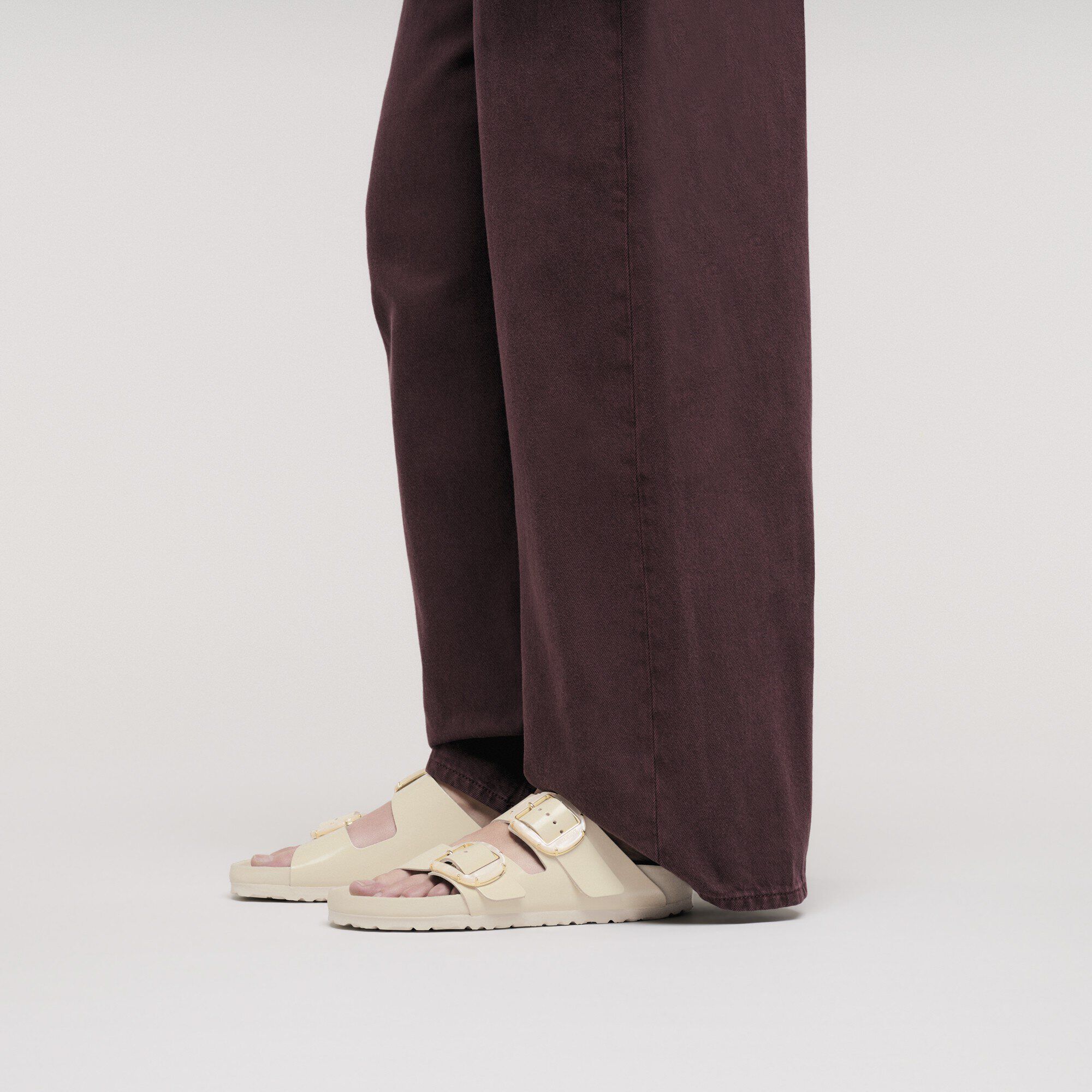 Arizona Big Buckle Pearl Natural Leather Patent in Color