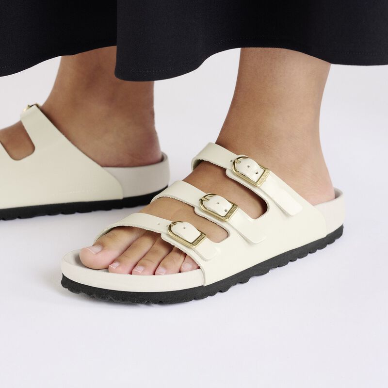 BIRKENSTOCK Florida Fresh Natural Leather Patent High Shine Ecru Soft Footbed detail