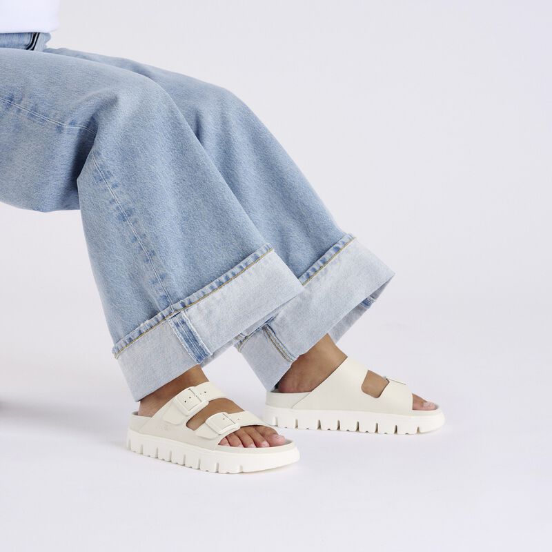 BIRKENSTOCK Arizona Chunky Natural Leather Eggshell Lounge Fit detail