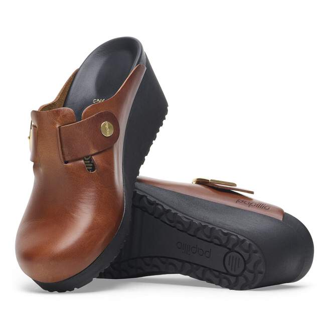 Fanny Ring-Buckle Leather