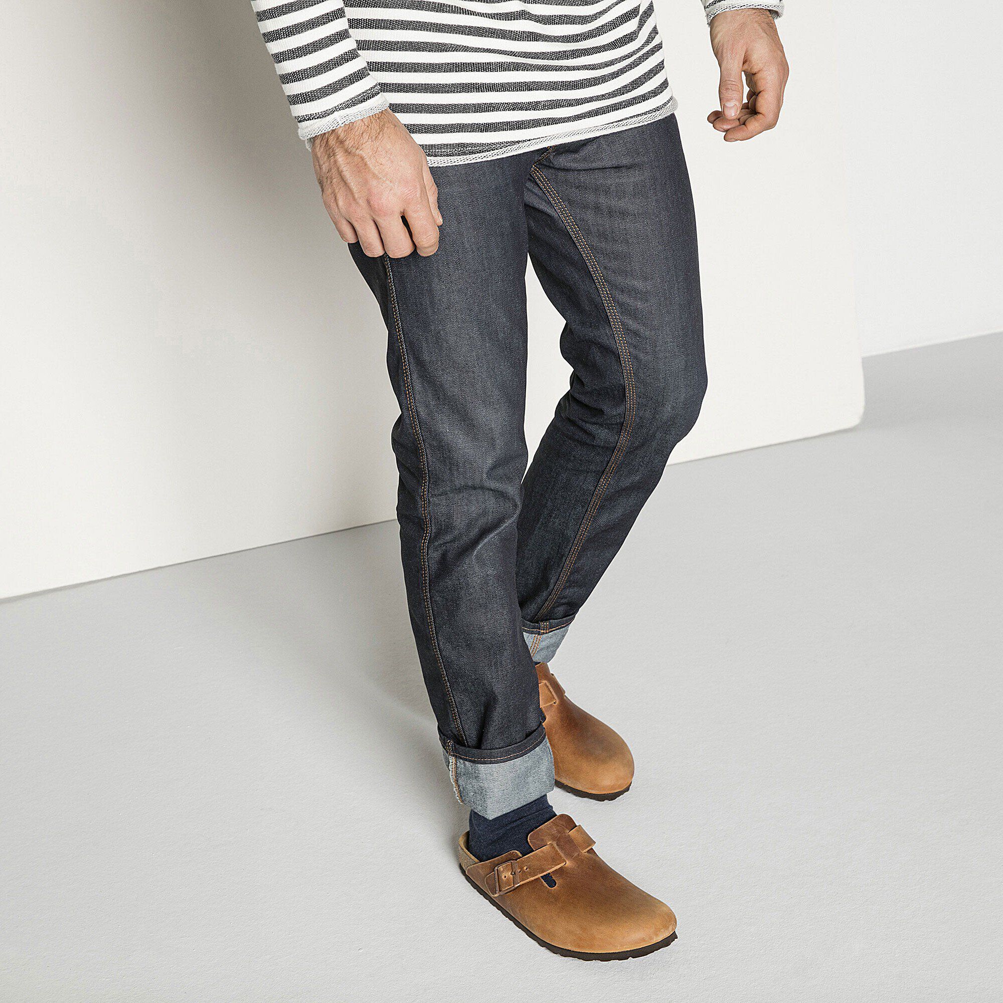 Cotton Sole Men Cotton-Polyamide-Elastane Close-up with a male model