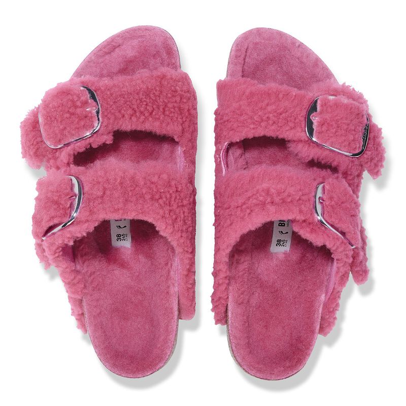 BIRKENSTOCK Arizona Big Buckle Shearling Fuchsia Tulip Lounge Fit detail