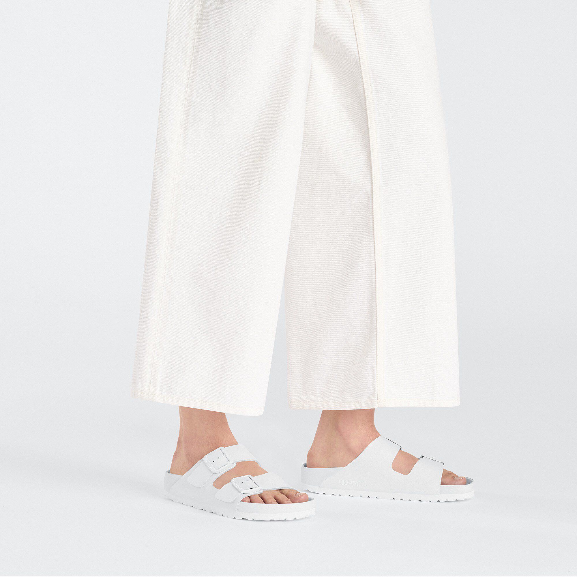 【新品未使用】BIRKENSTOCK ARIZONA ホワイト サイズ39 Birkenstock Arizona Soft Footbed Leather Sandals - White