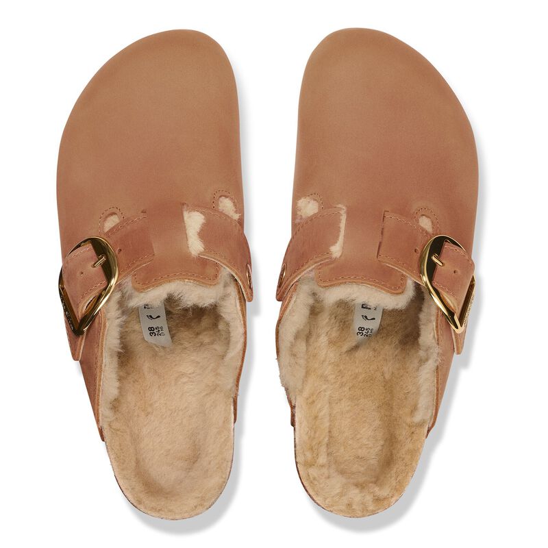 BIRKENSTOCK Boston Big Buckle Shearling Natural Leather Oiled Cognac Soft Footbed detail