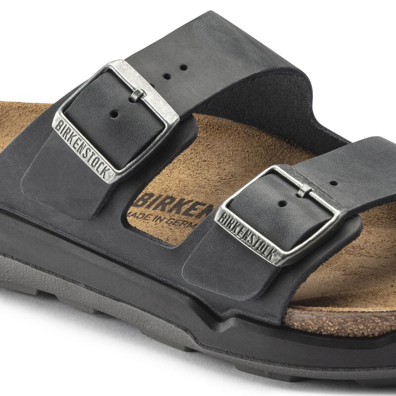 BIRKENSTOCK Arizona Crosstown Men Waxy Leather Black Soft Footbed detail