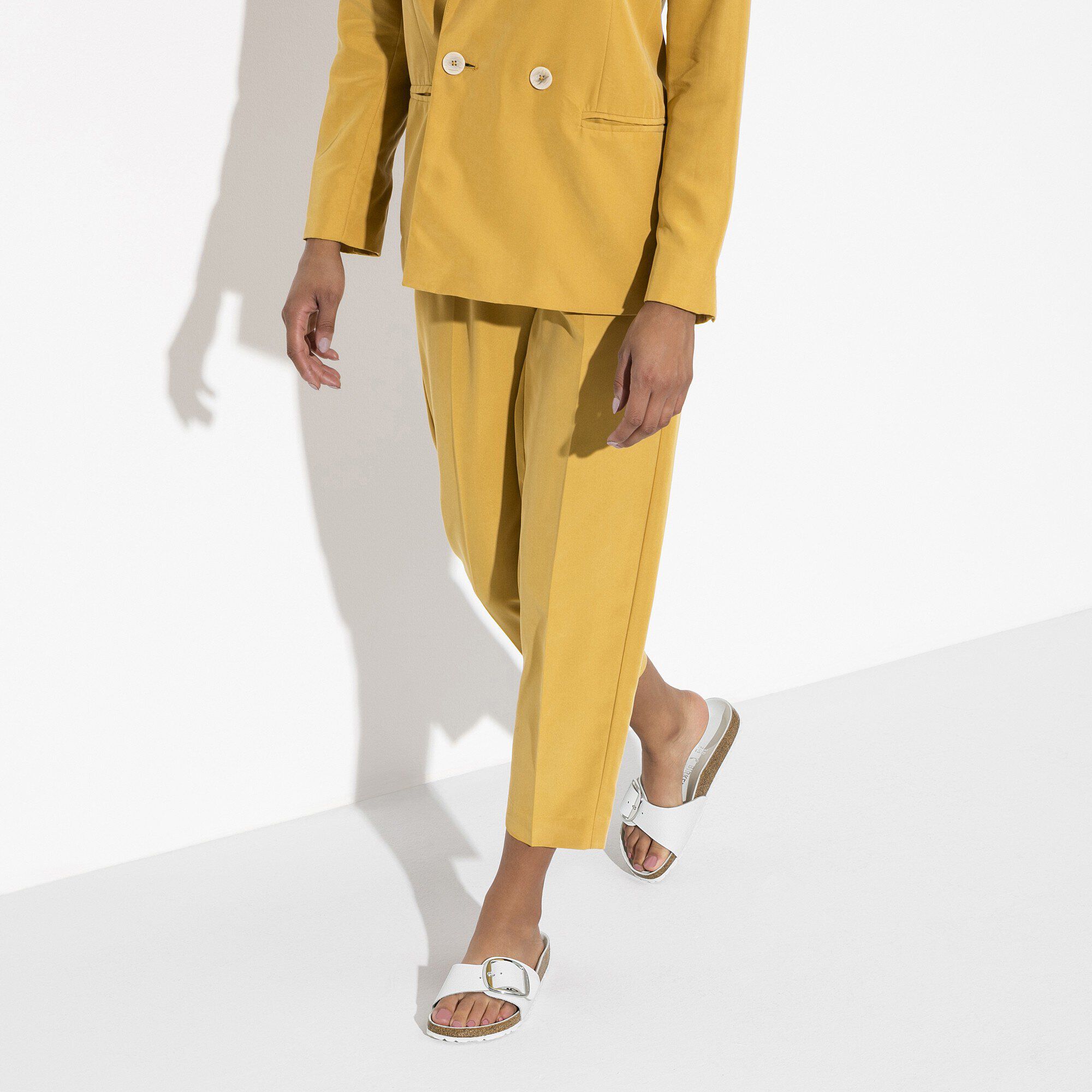 Madrid Big Buckle Leather