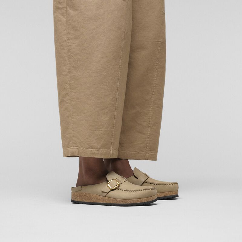 BIRKENSTOCK Buckley Natural Leather Oiled Tobacco Brown Soft Footbed detail